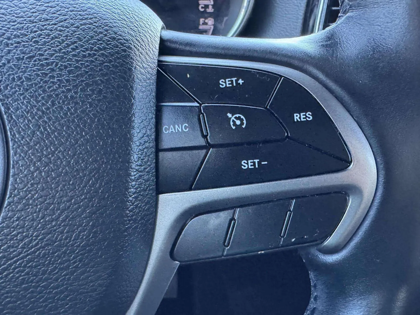 Jeep Grand Cherokee photo 20