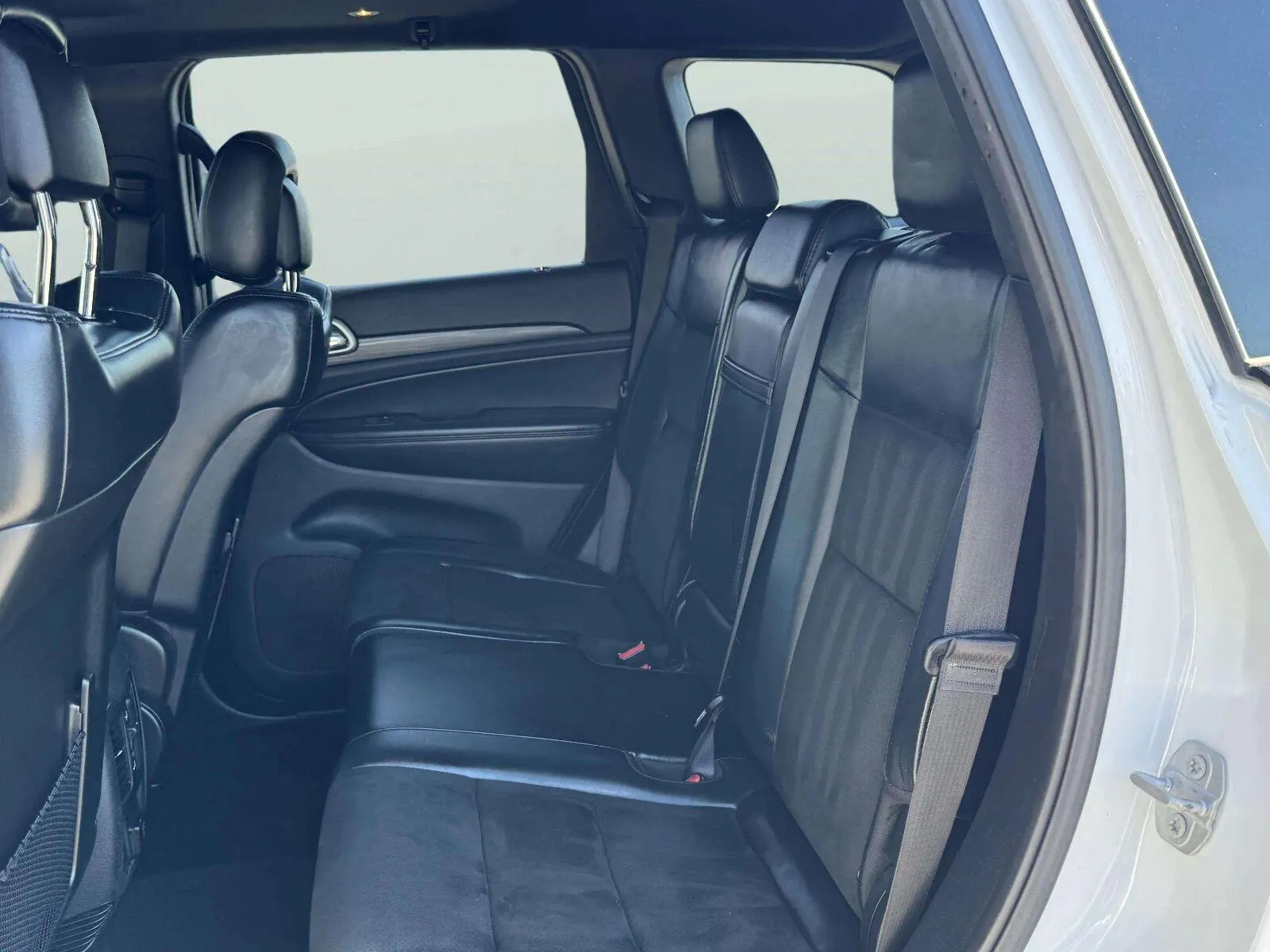 Jeep Grand Cherokee photo 24