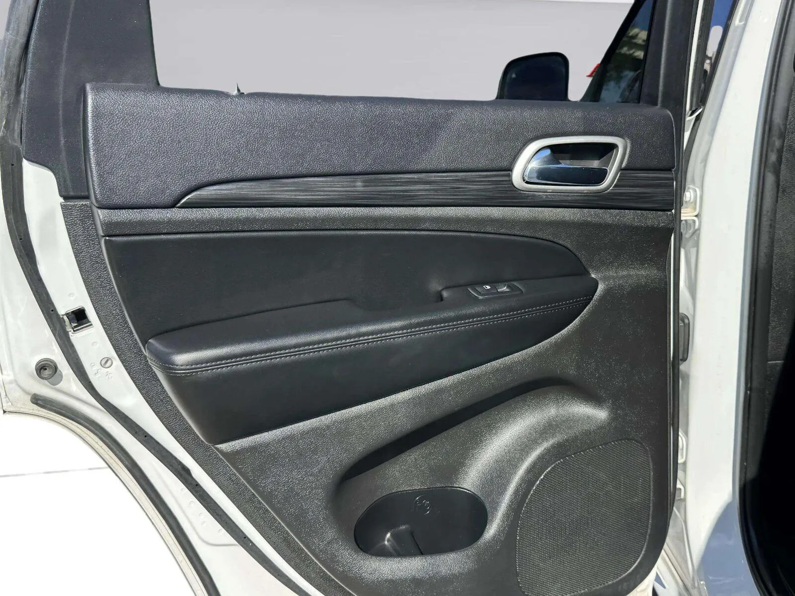 Jeep Grand Cherokee photo 26