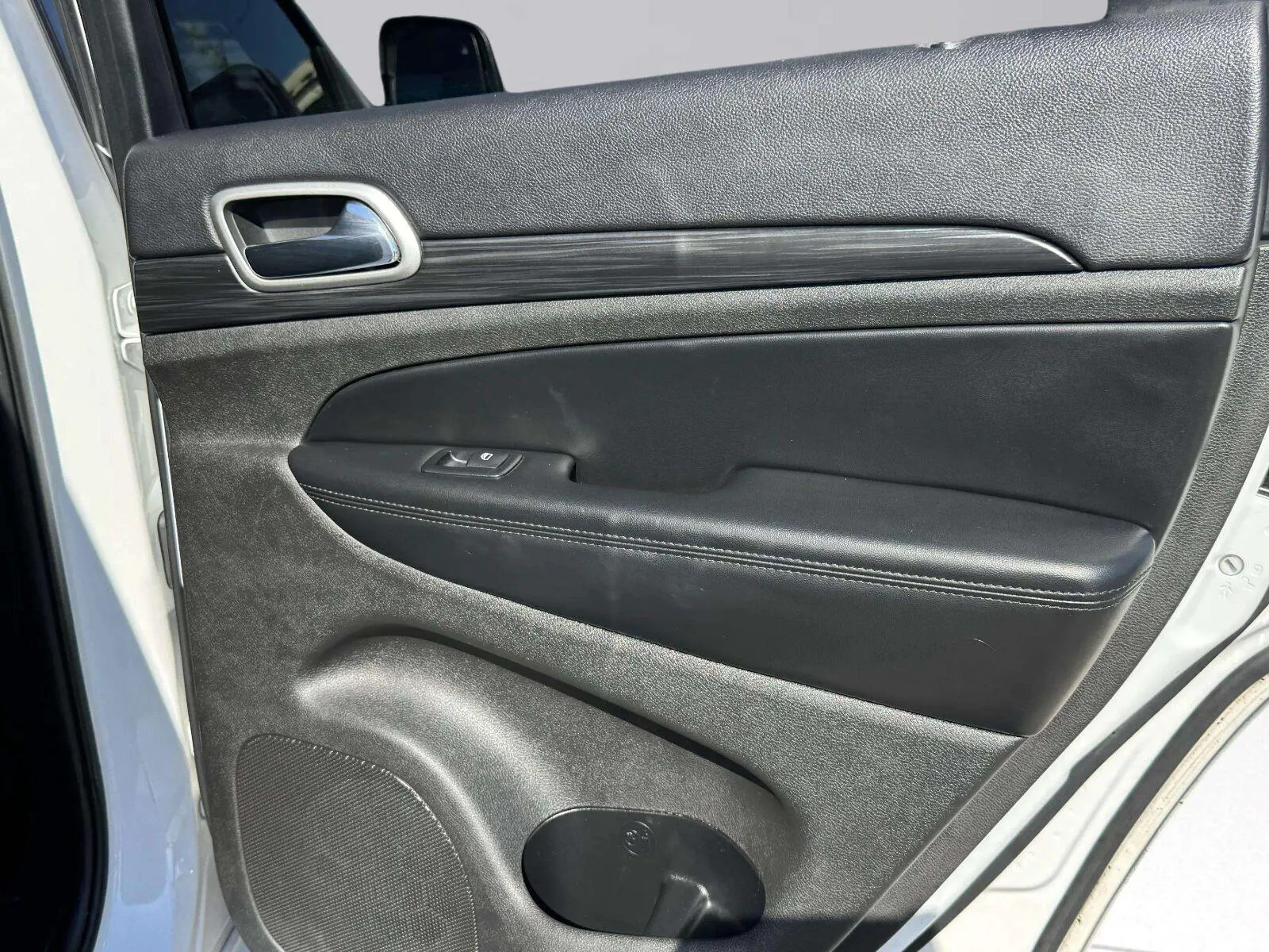 Jeep Grand Cherokee photo 29