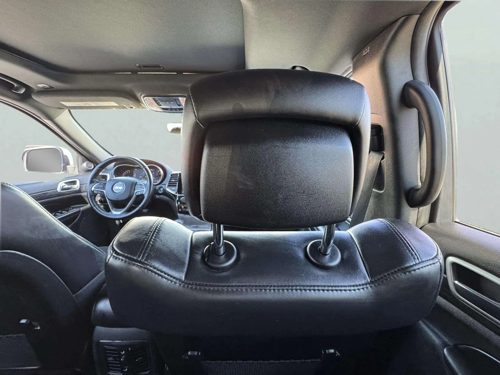 Jeep Grand Cherokee photo 32