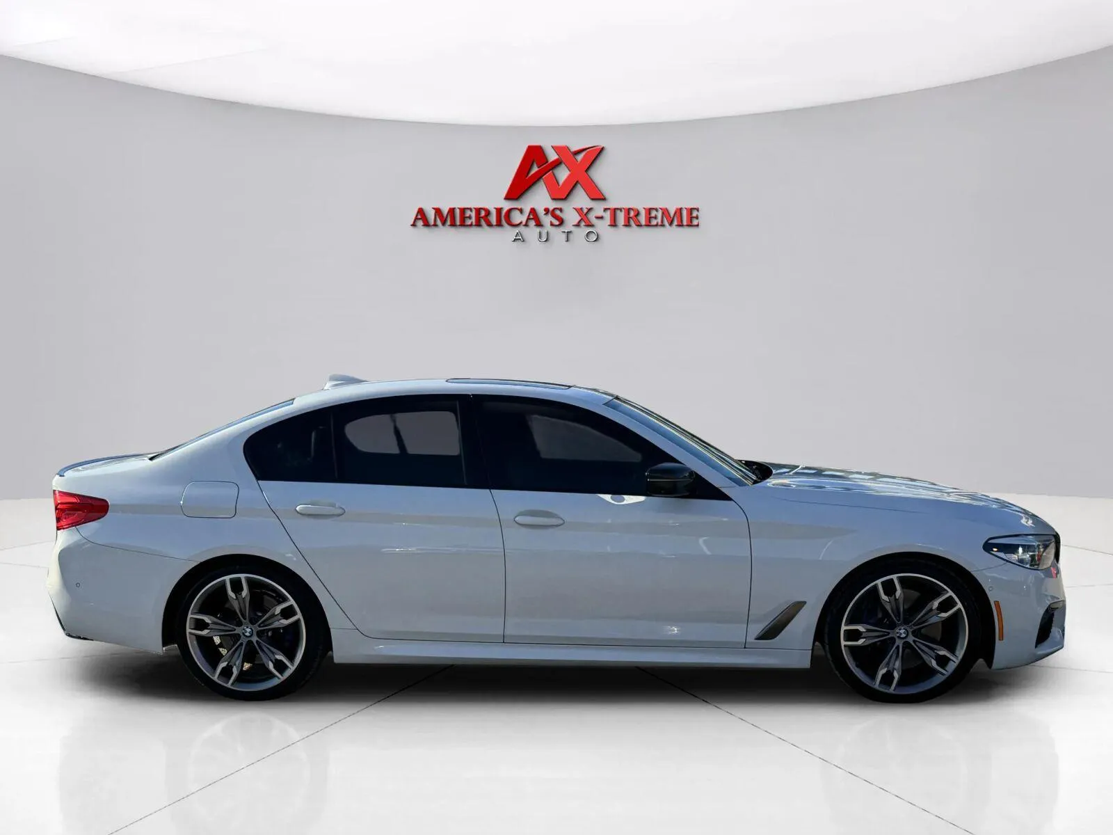 BMW 5 Series photo 7