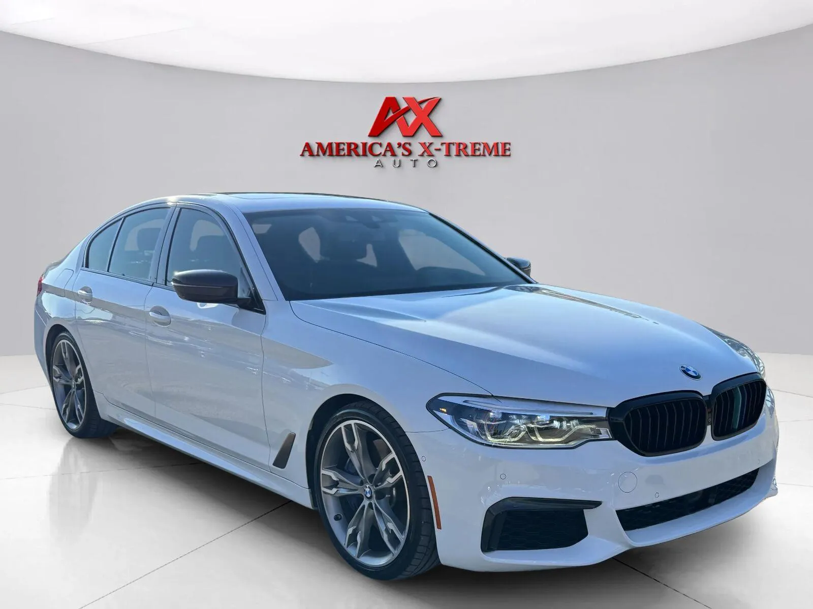 BMW 5 Series photo 8