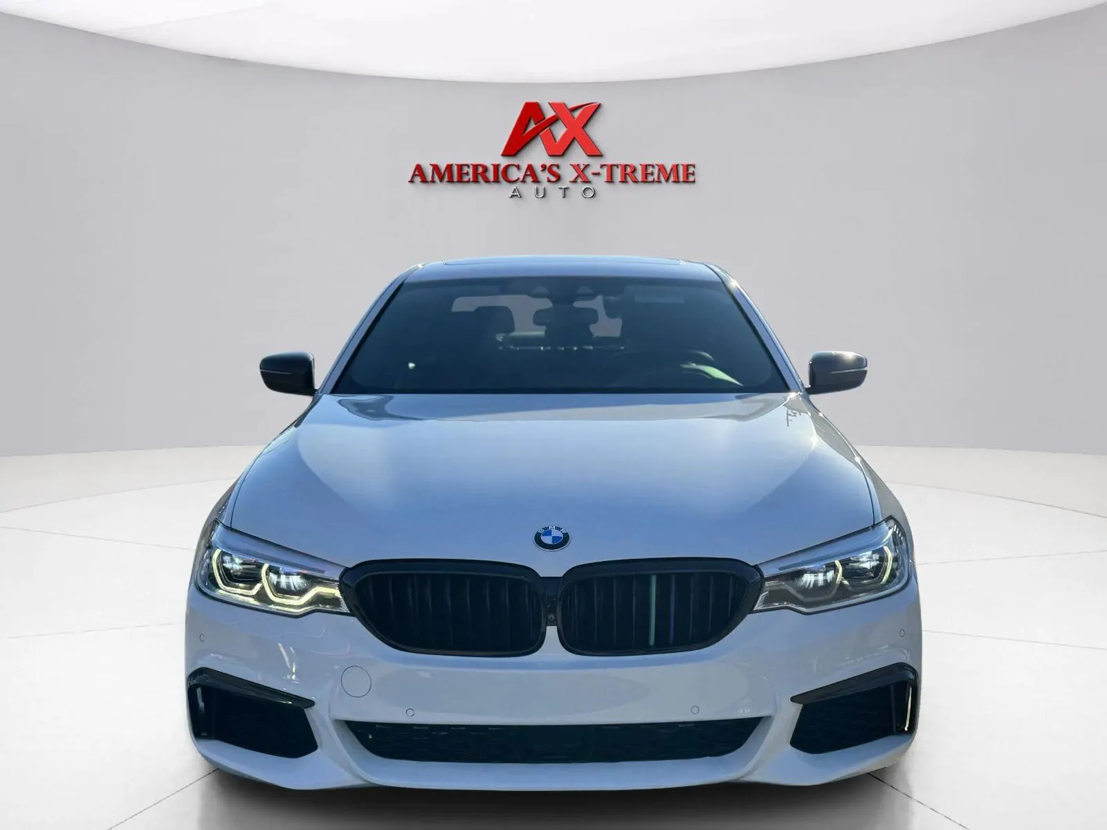 BMW 5 Series photo 9