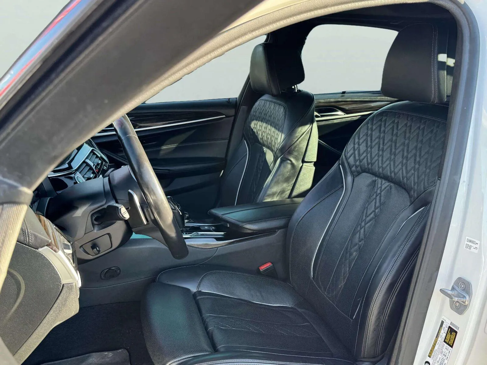 BMW 5 Series photo 14