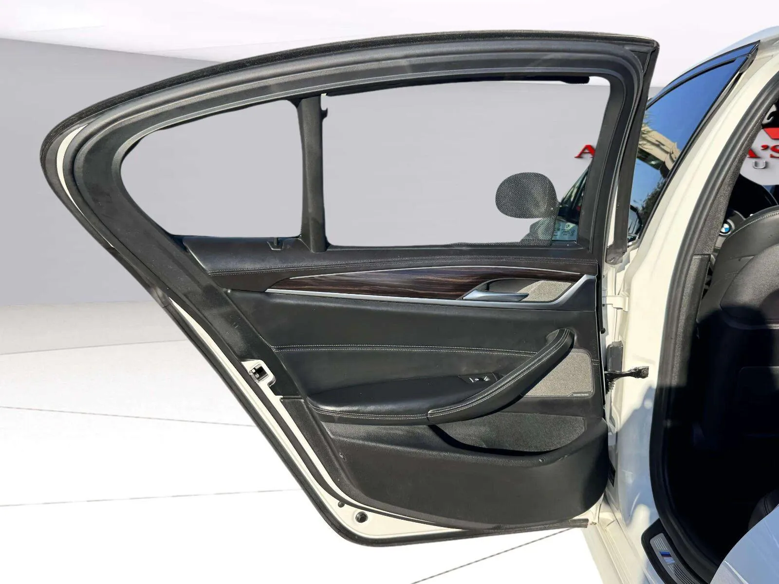 BMW 5 Series photo 25