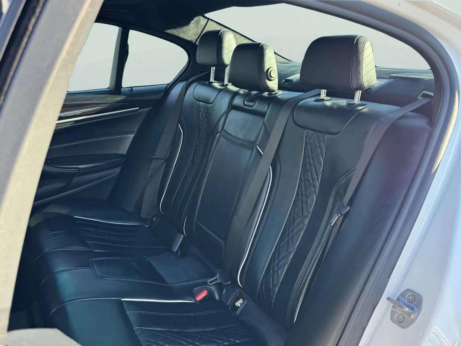 BMW 5 Series photo 27
