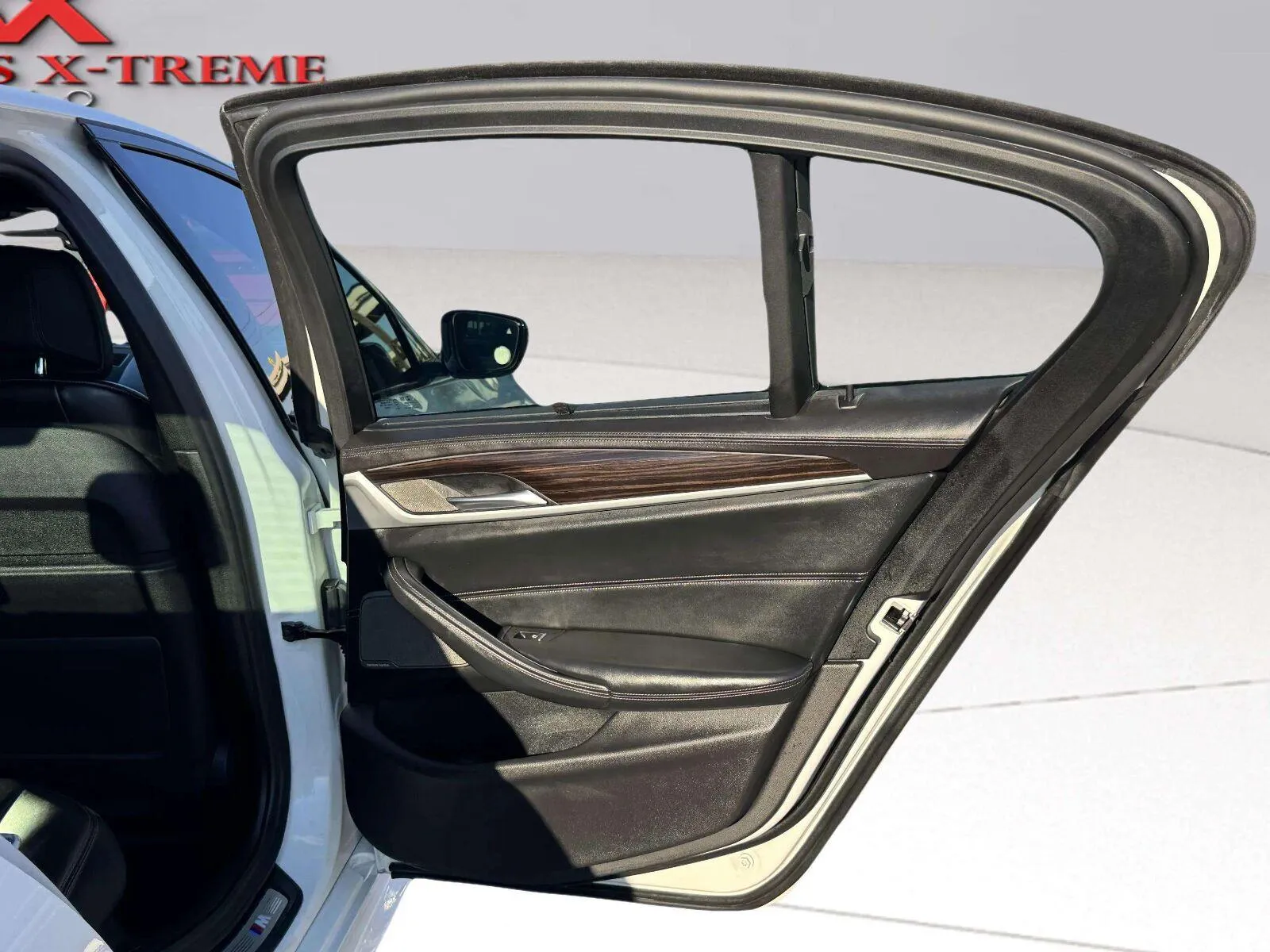 BMW 5 Series photo 29