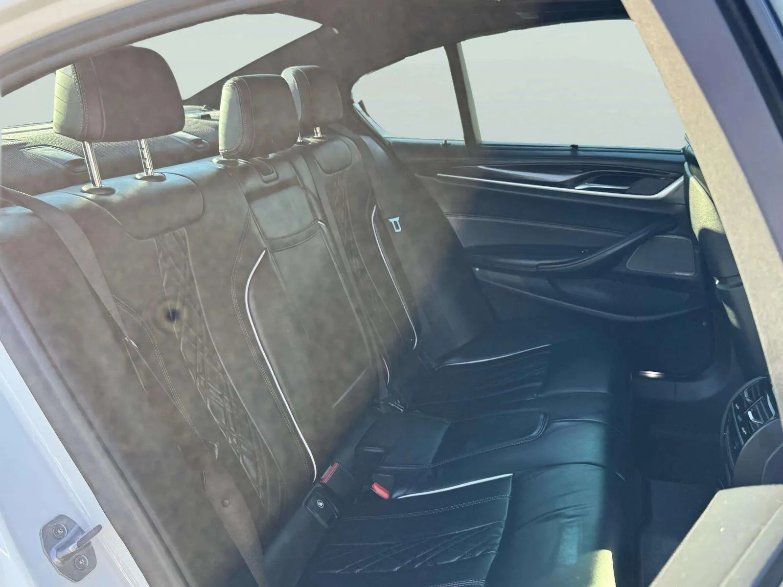 BMW 5 Series photo 31