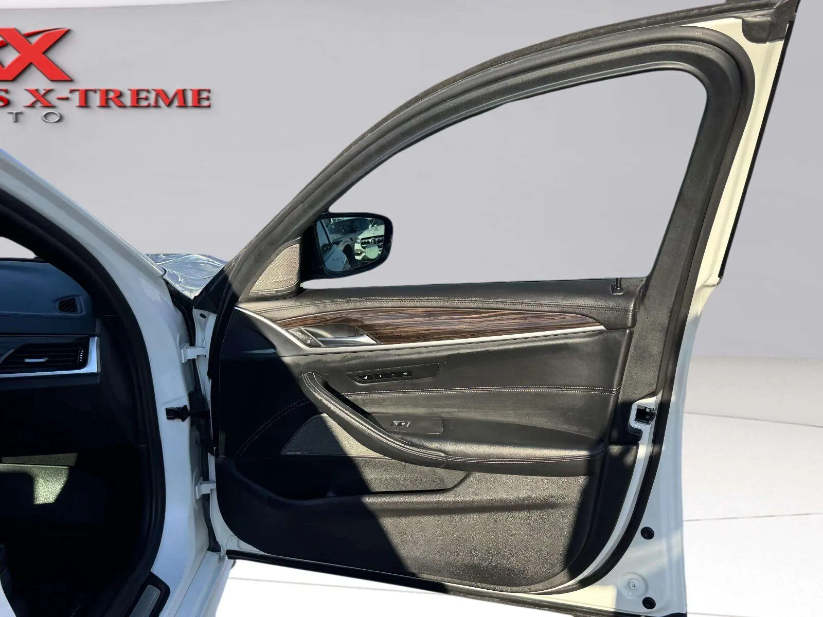 BMW 5 Series photo 37