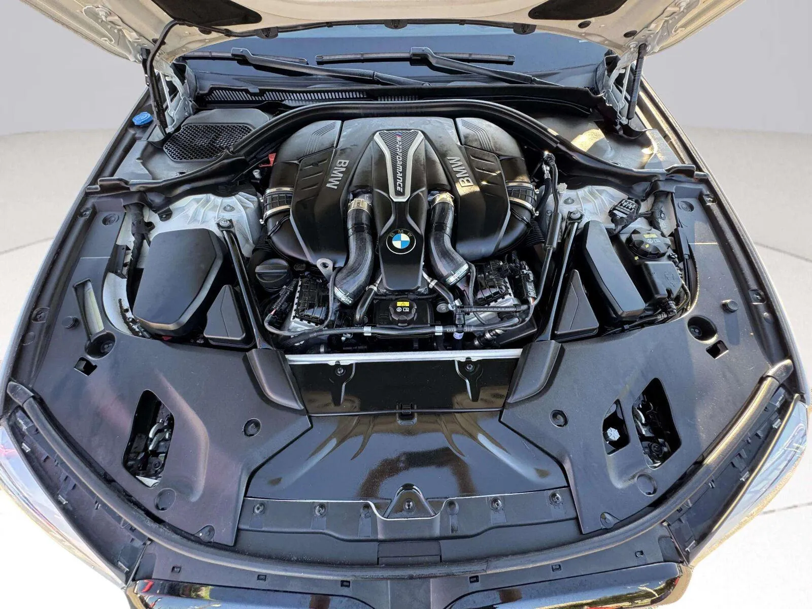 BMW 5 Series photo 45