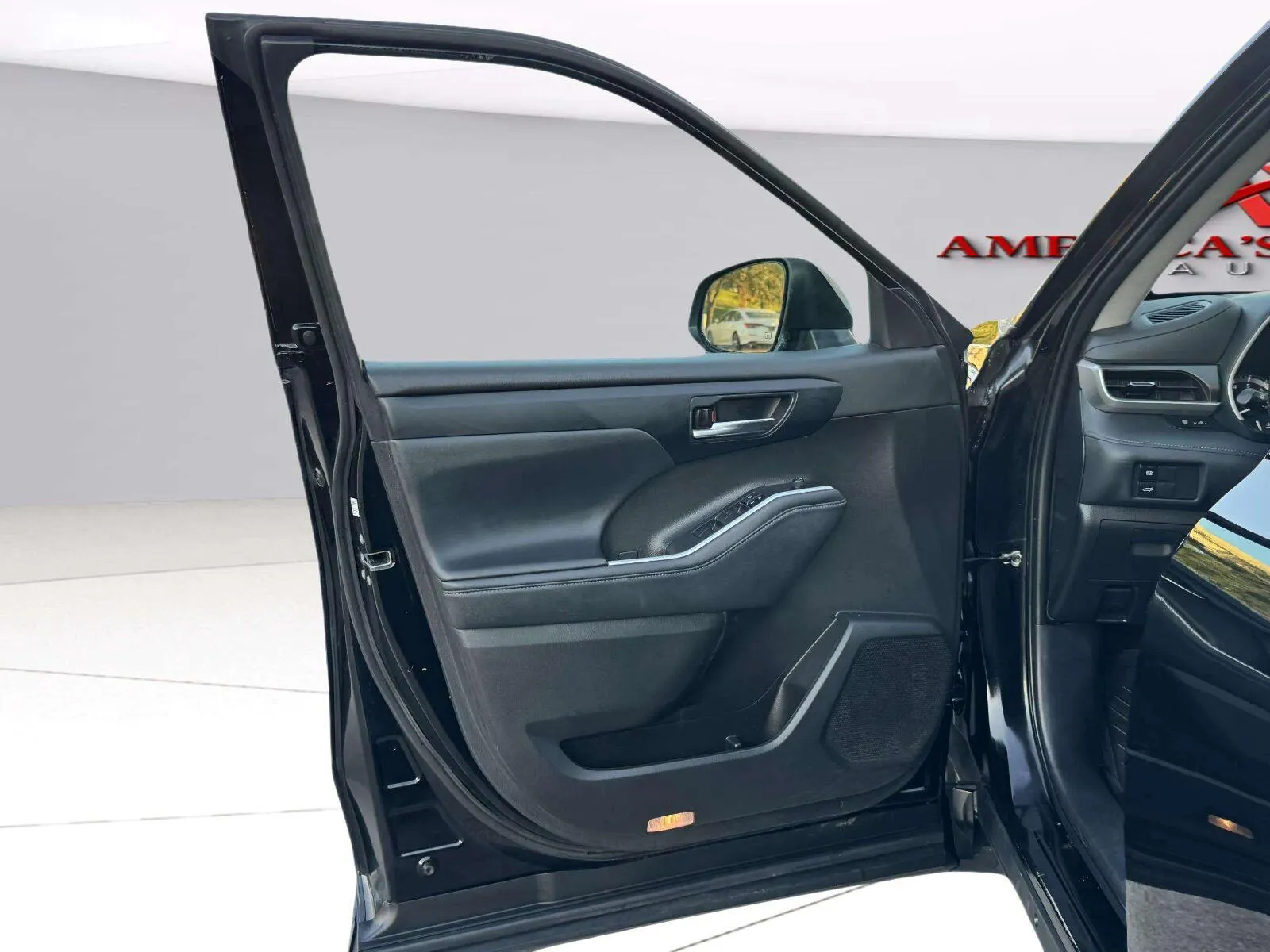 Toyota Highlander photo 18