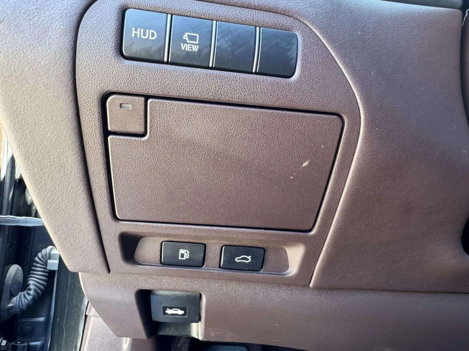 Lexus LS photo 19