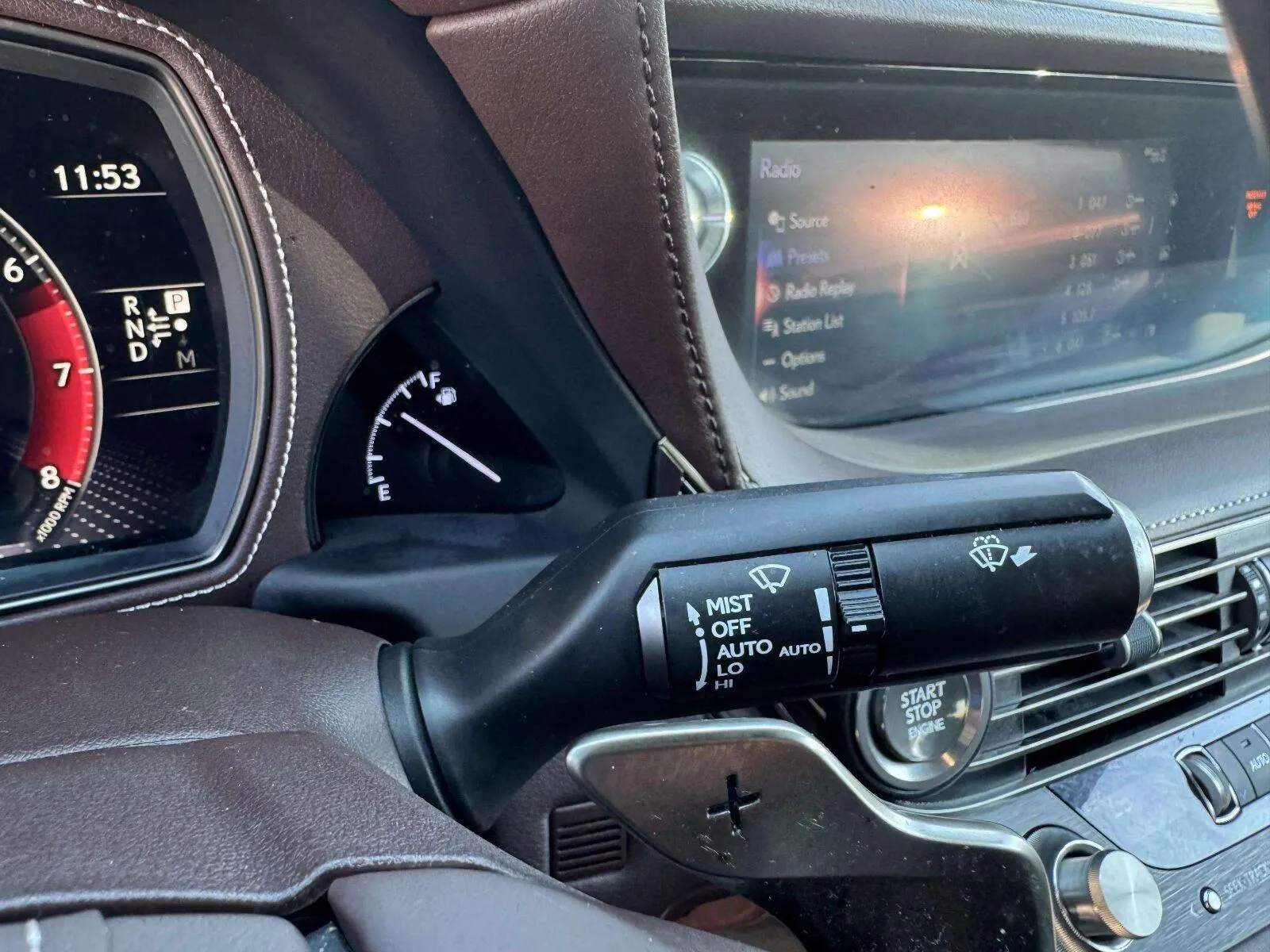 Lexus LS photo 22