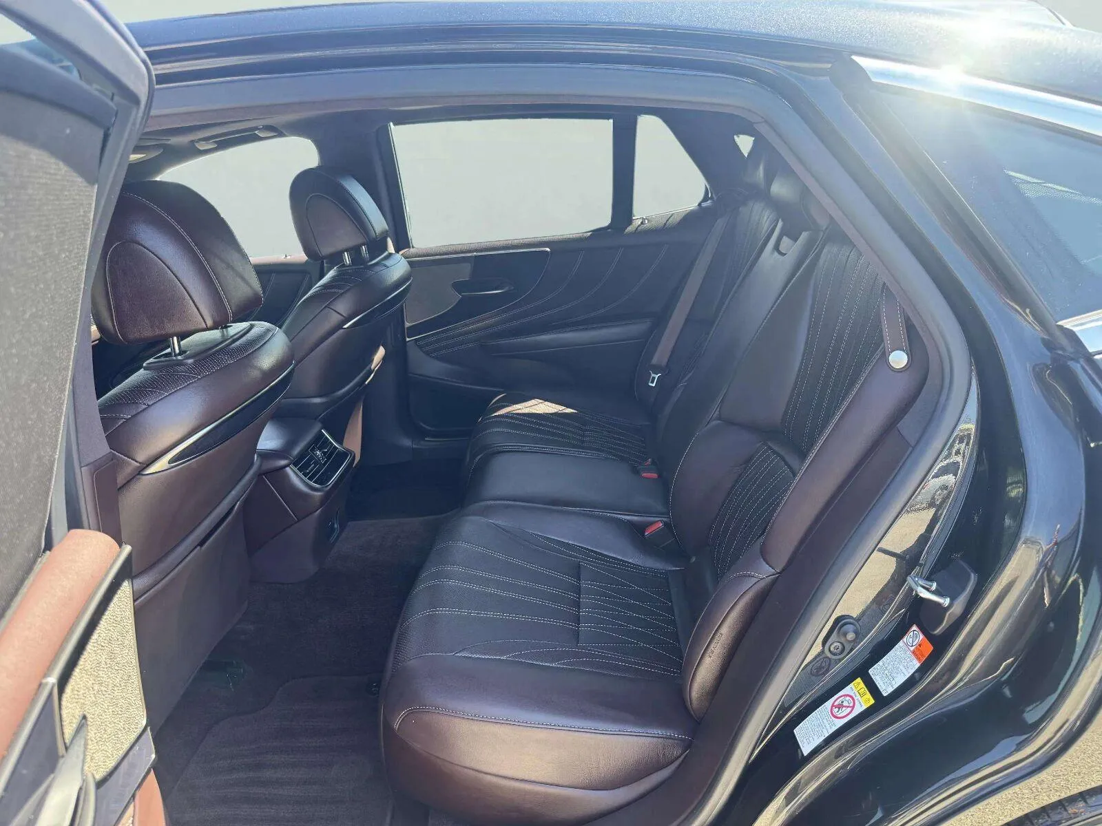 Lexus LS photo 36