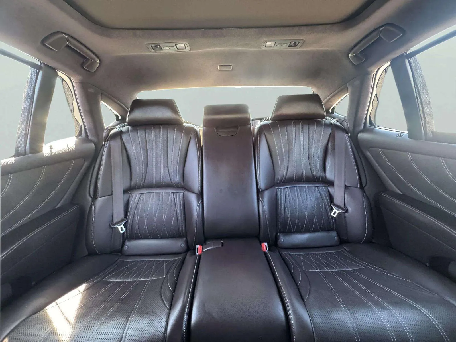 Lexus LS photo 44