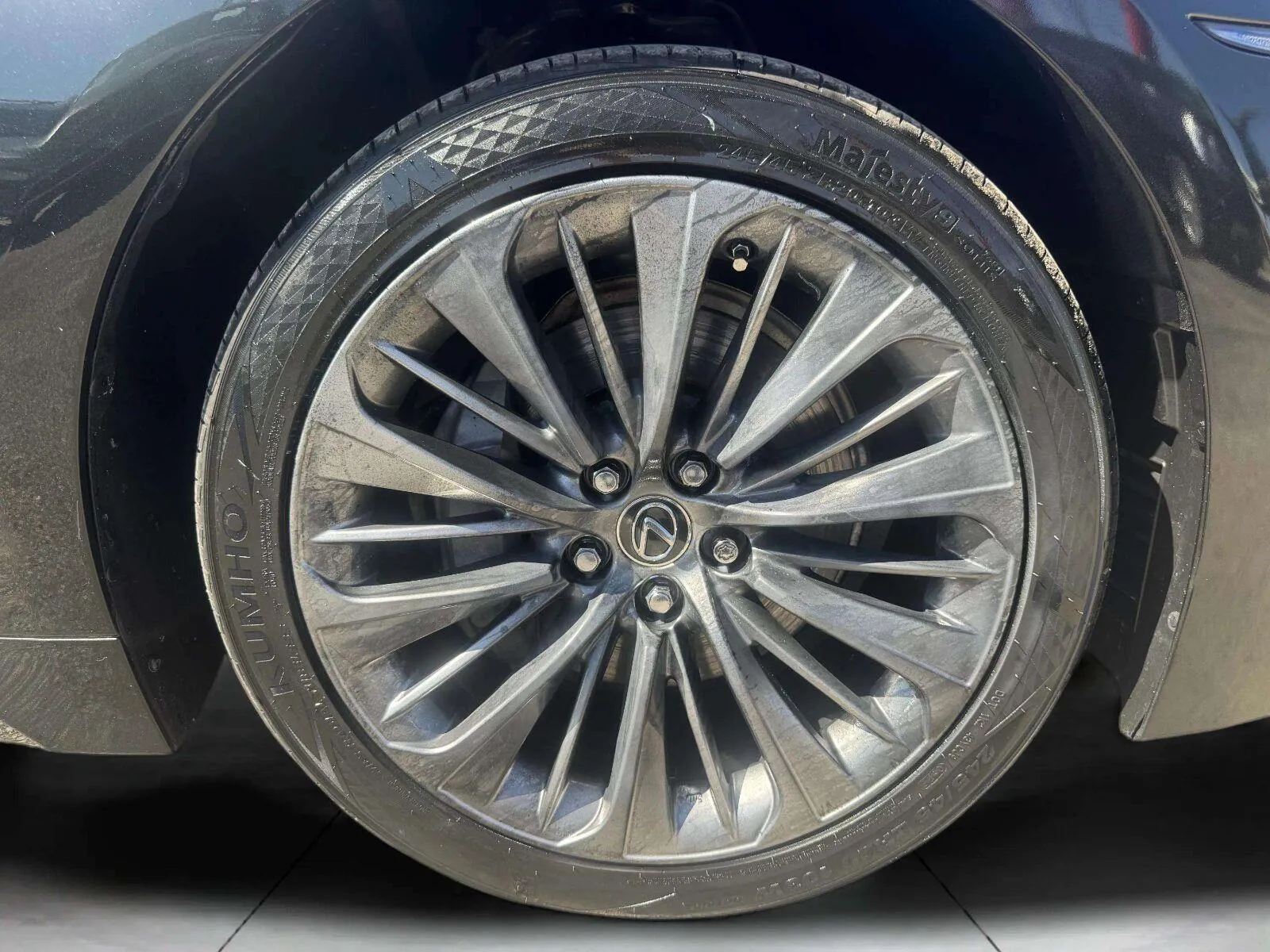 Lexus LS photo 50
