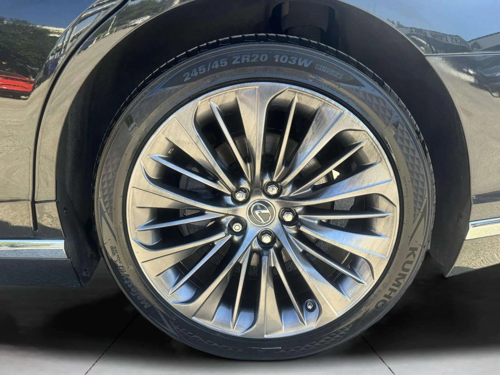 Lexus LS photo 52