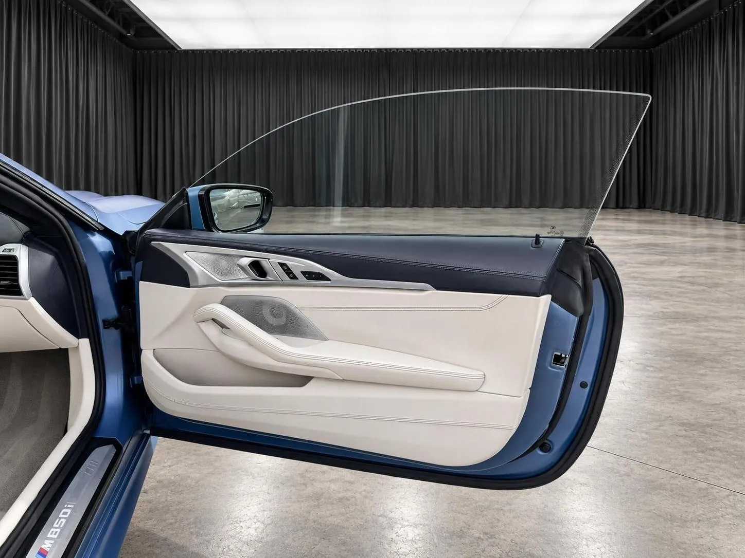 BMW 8 Series photo 28