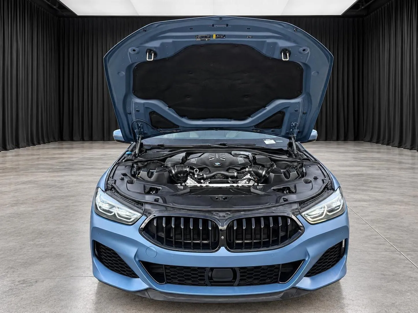 BMW 8 Series photo 39