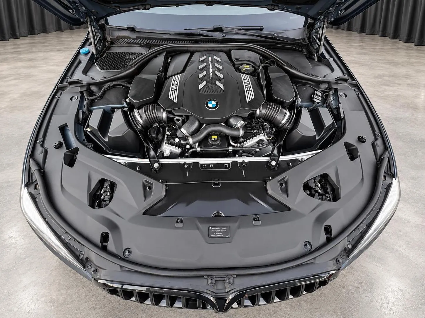 BMW 8 Series photo 42
