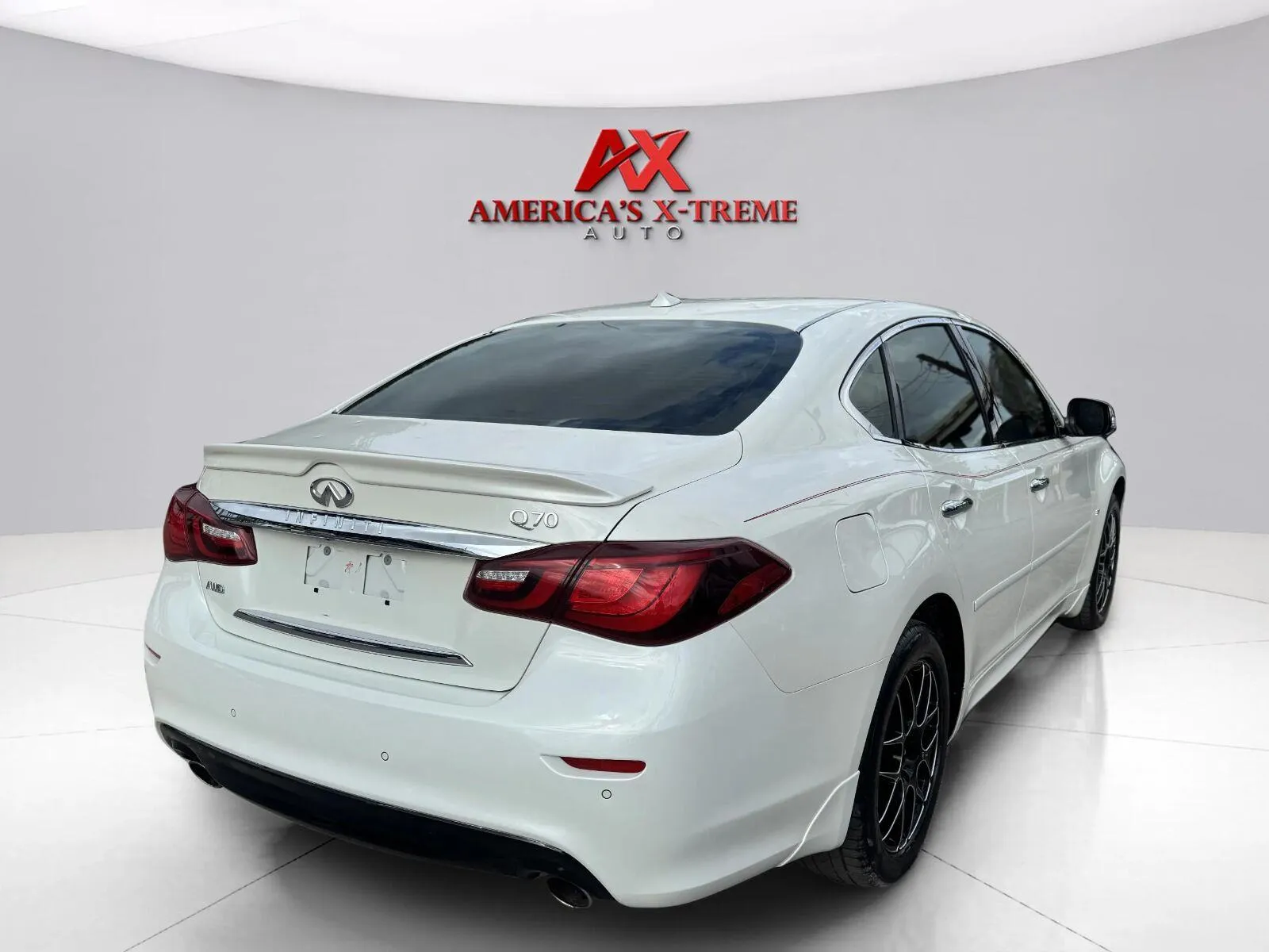 Infiniti Q70 photo 6