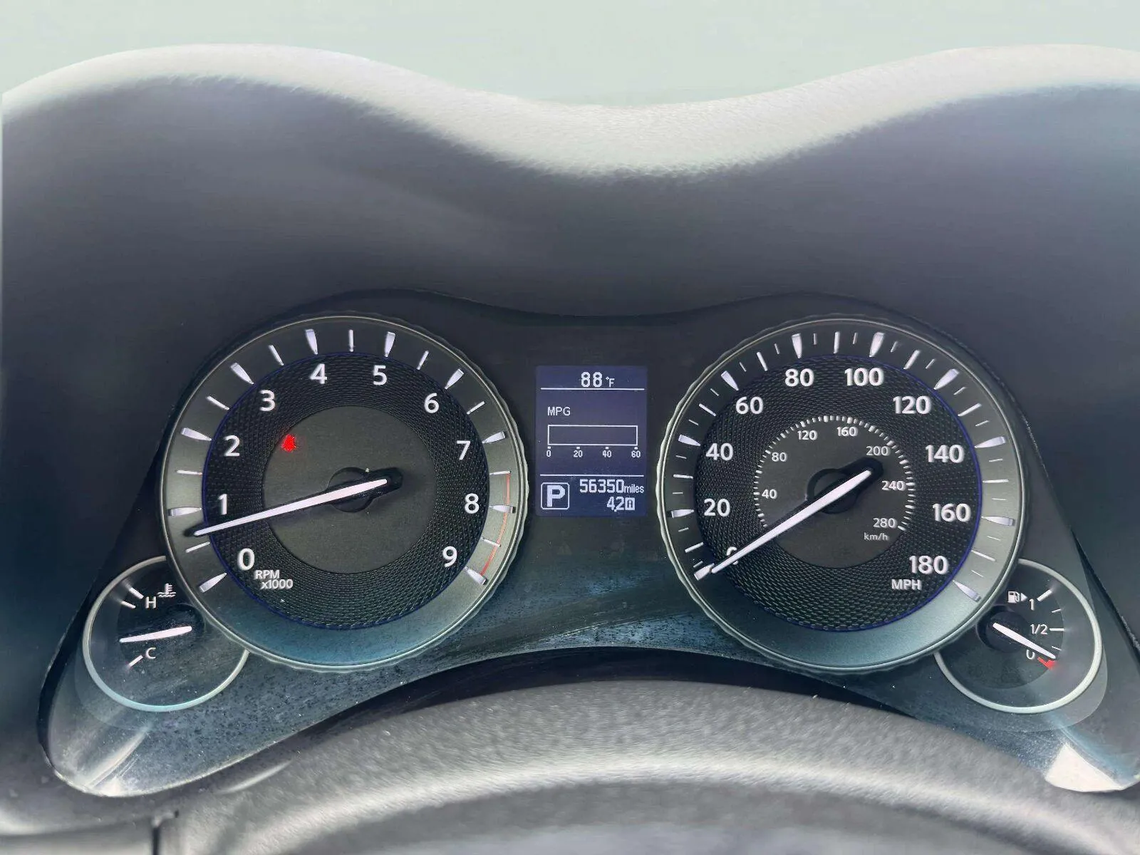 Infiniti Q70 photo 21