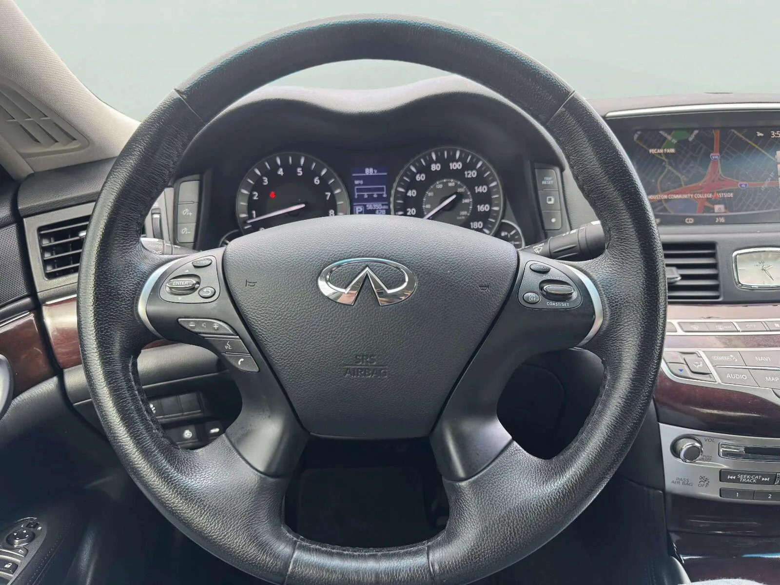 Infiniti Q70 photo 24