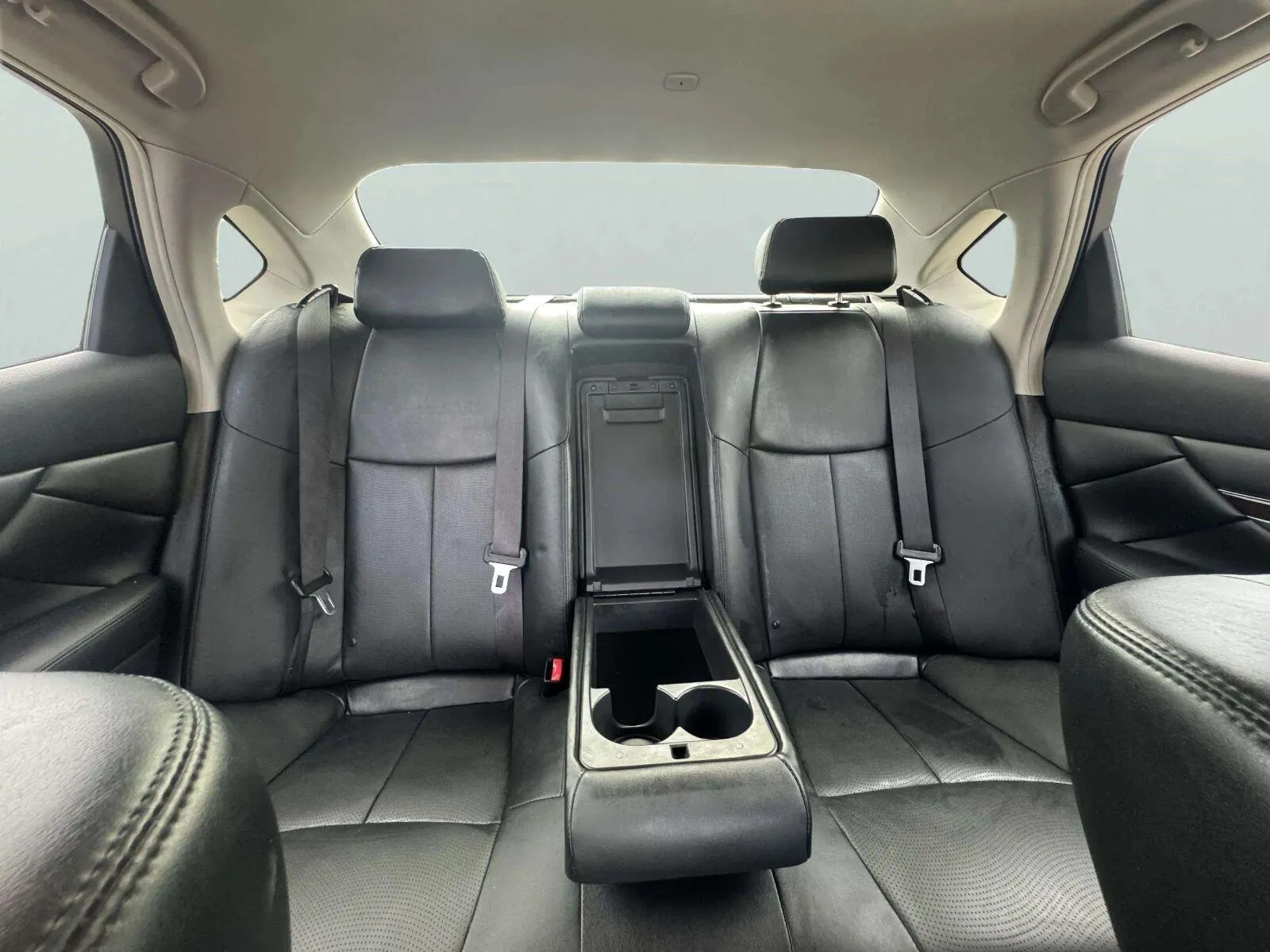 Infiniti Q70 photo 36