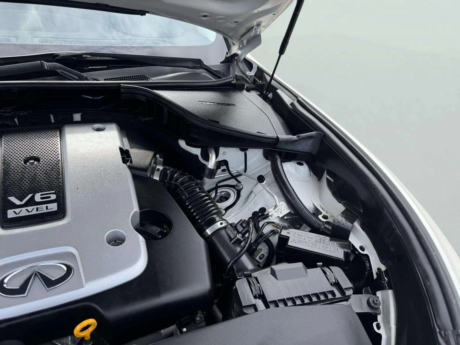 Infiniti Q70 photo 46