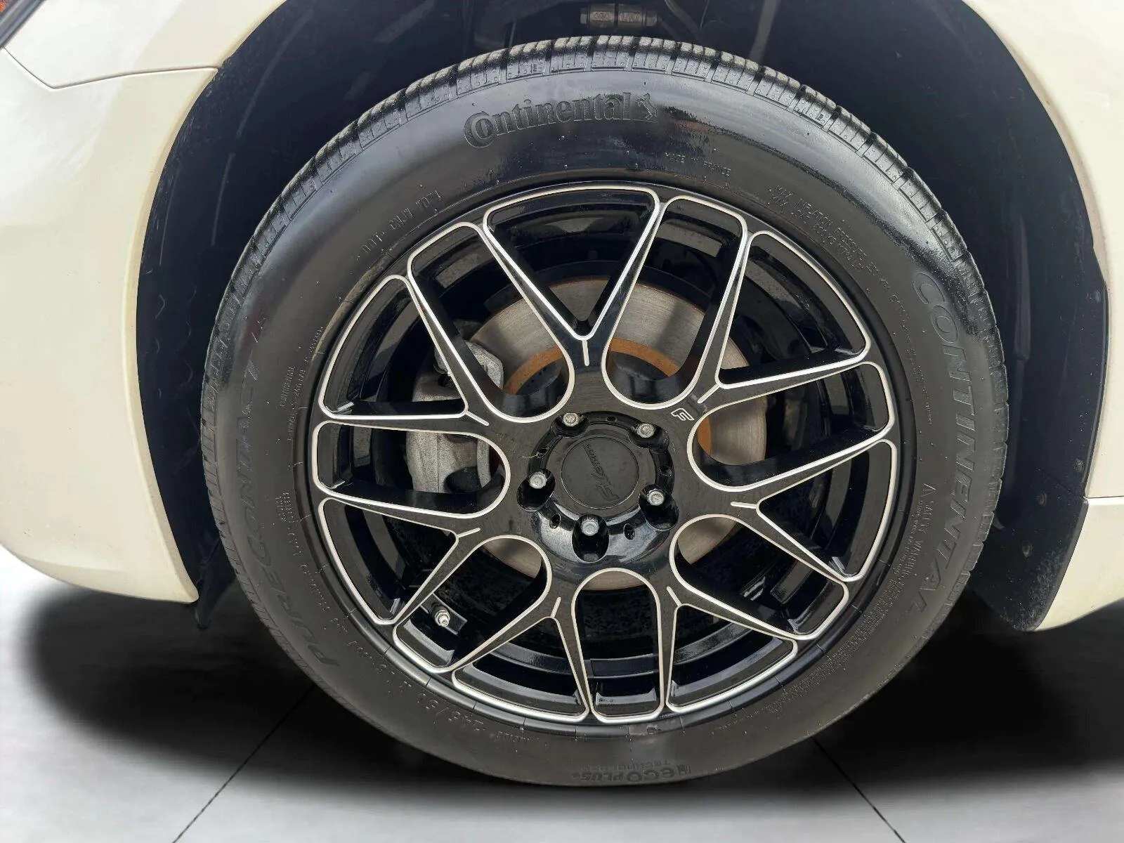 Infiniti Q70 photo 41