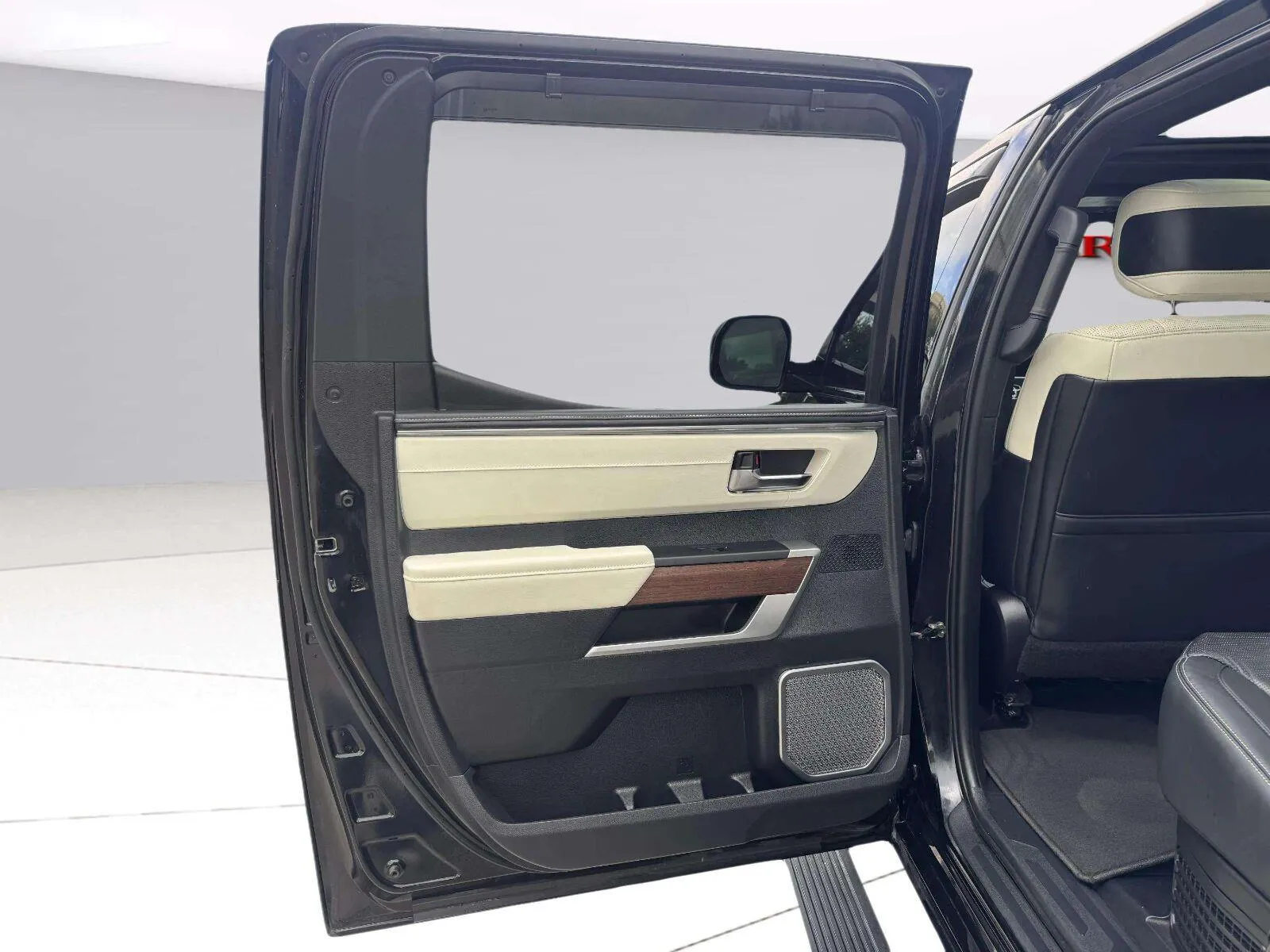 Toyota Tundra photo 32