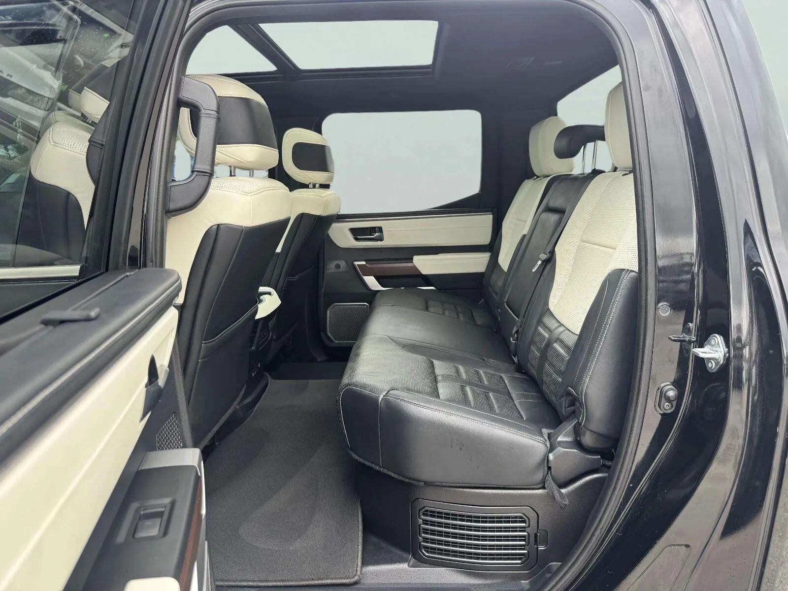 Toyota Tundra photo 34
