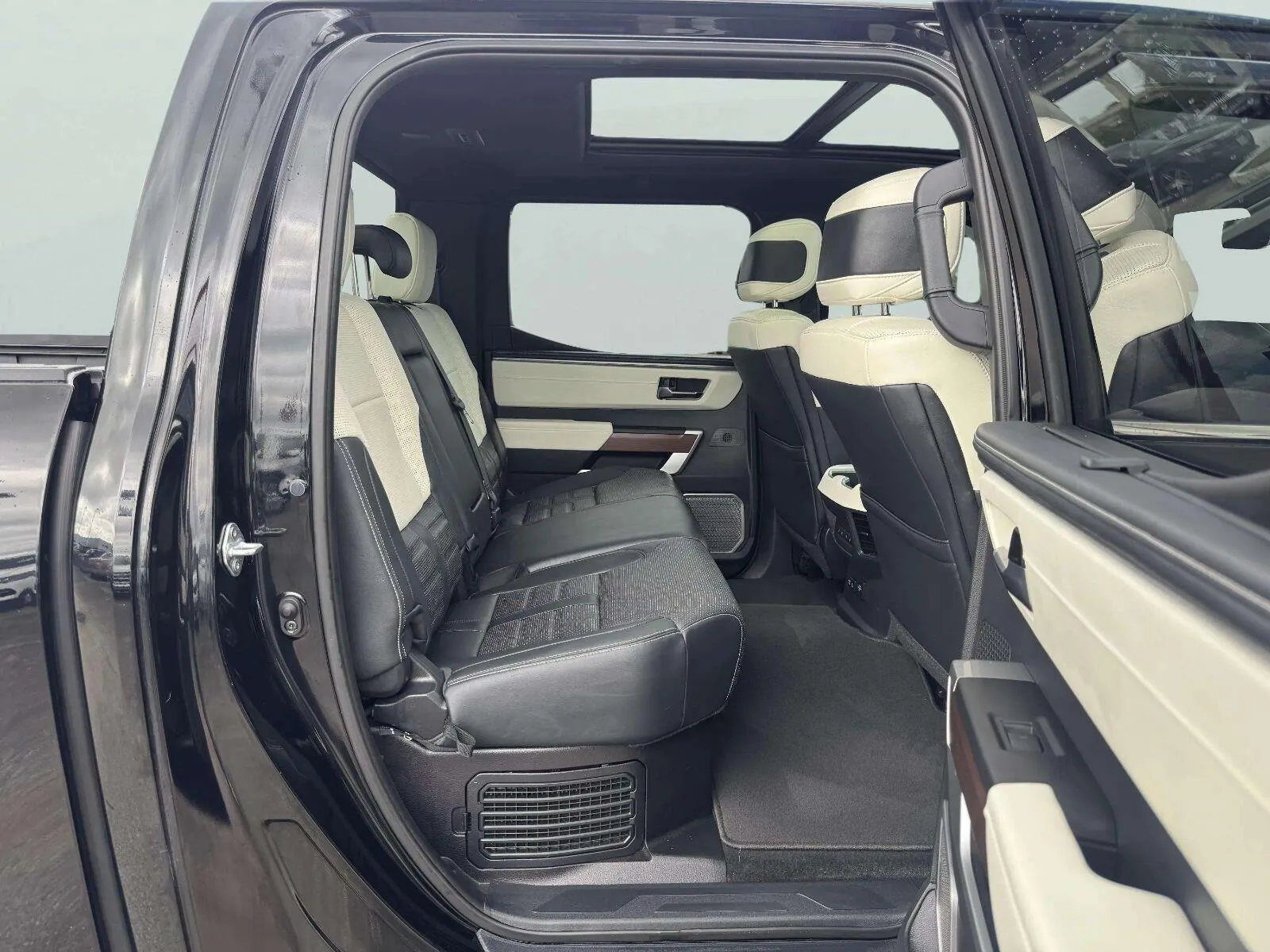 Toyota Tundra photo 37