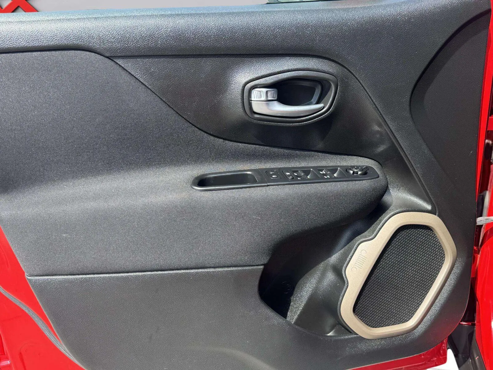 Jeep Renegade photo 18