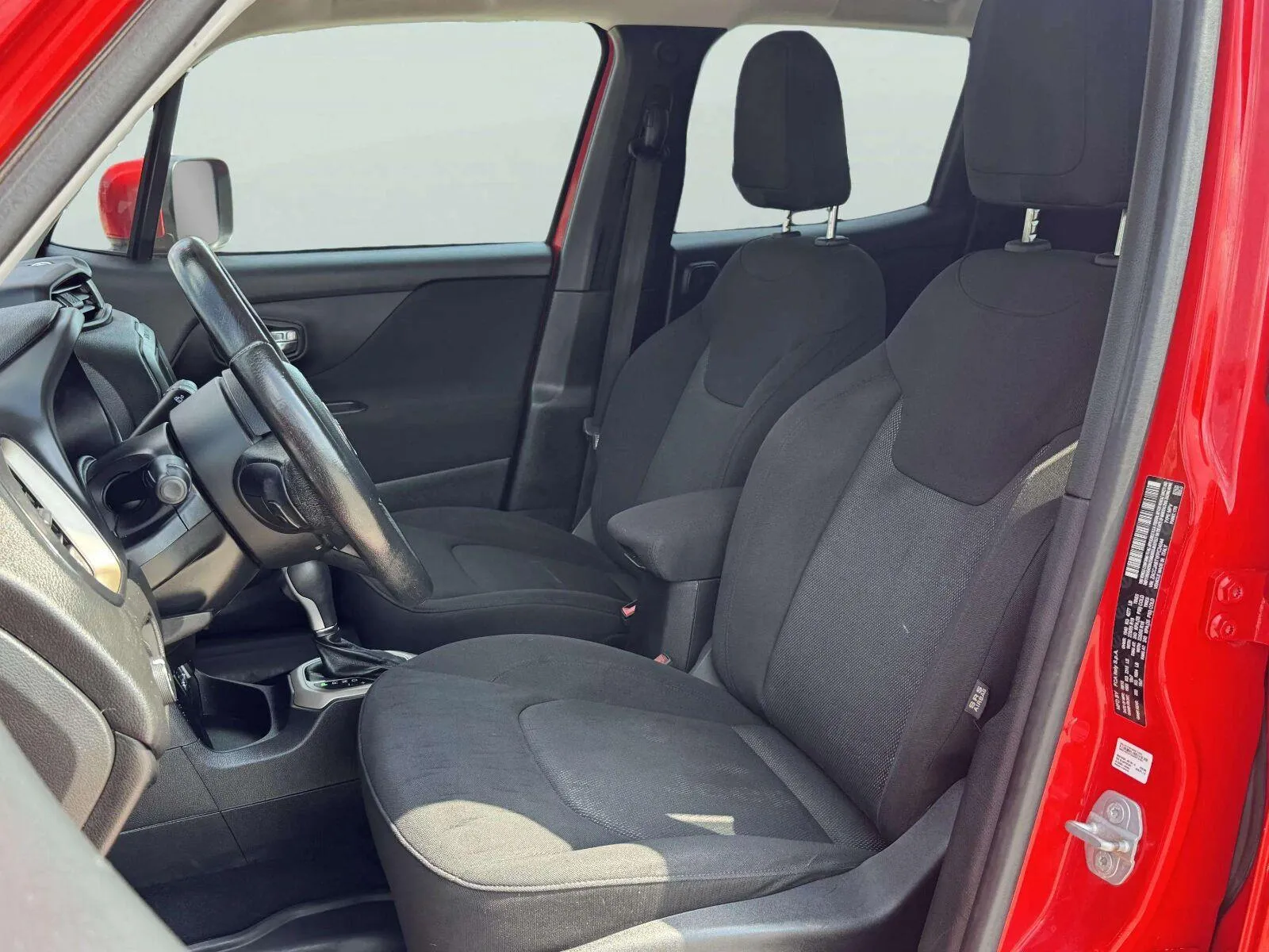 Jeep Renegade photo 19