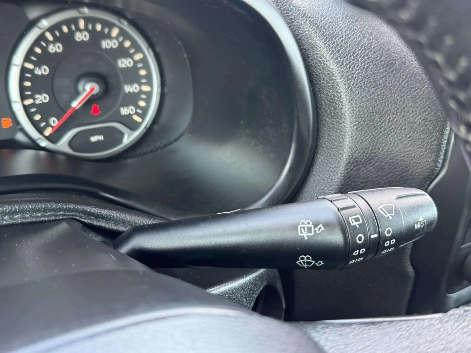 Jeep Renegade photo 23