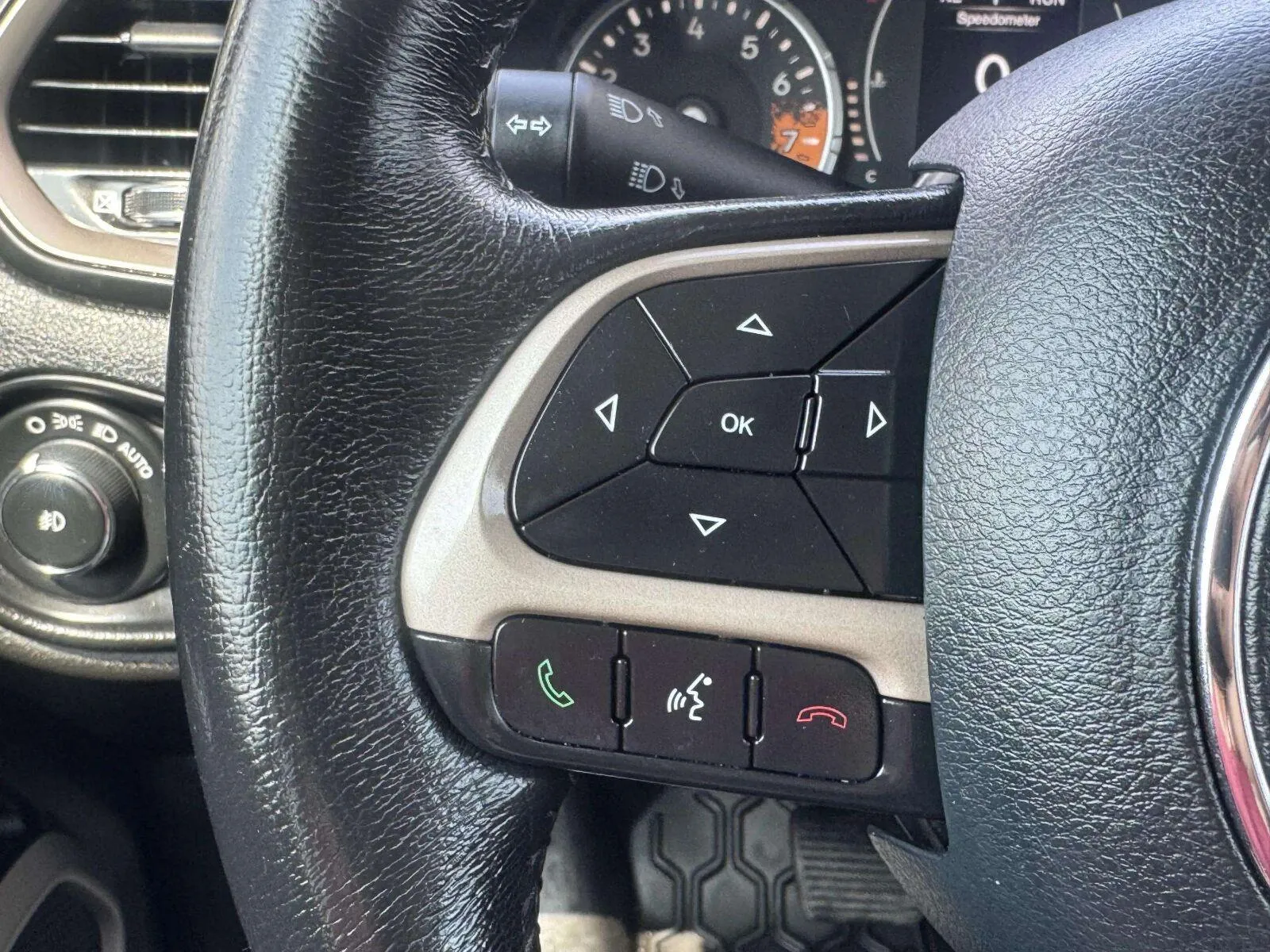 Jeep Renegade photo 24