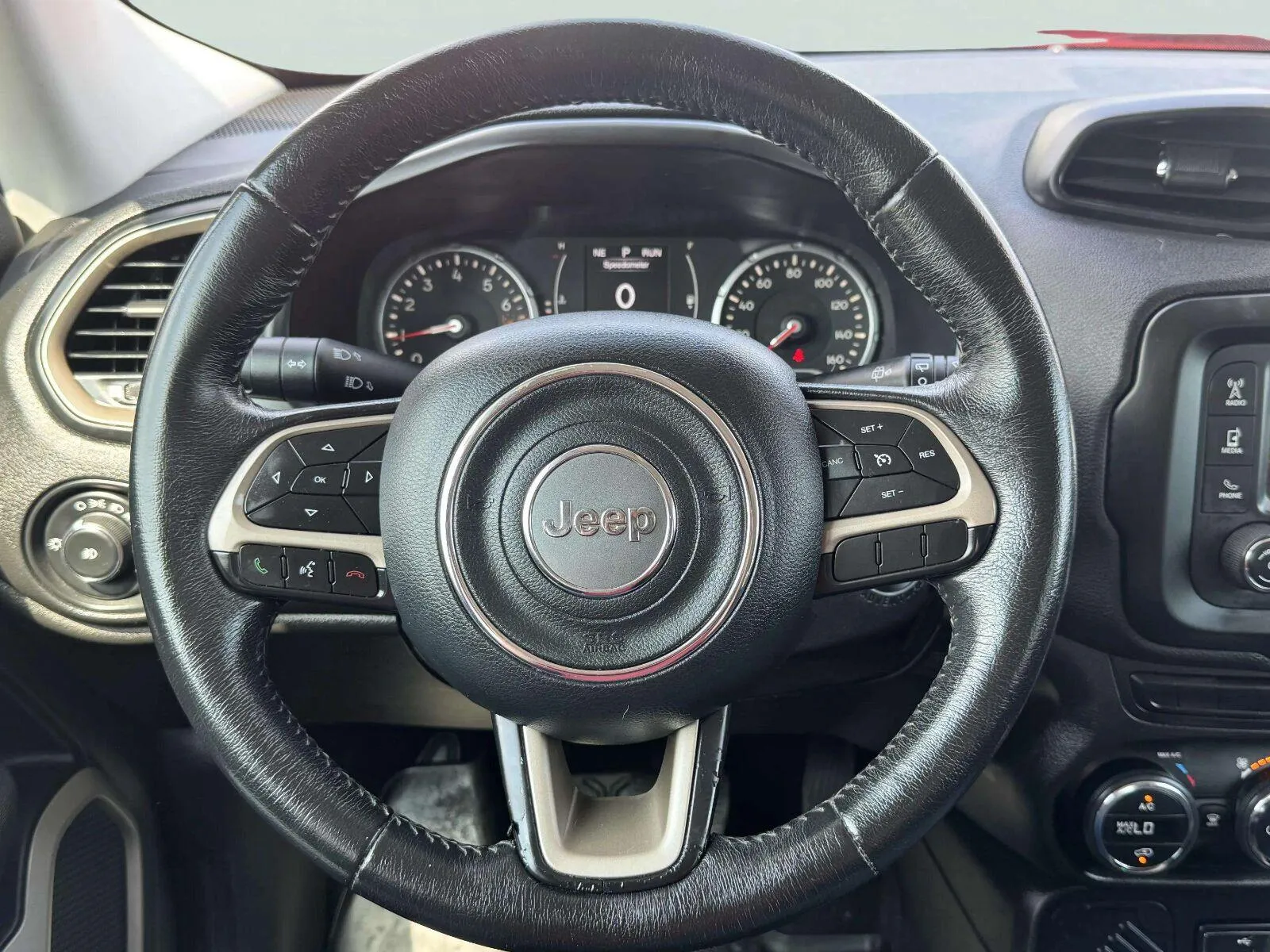 Jeep Renegade photo 27