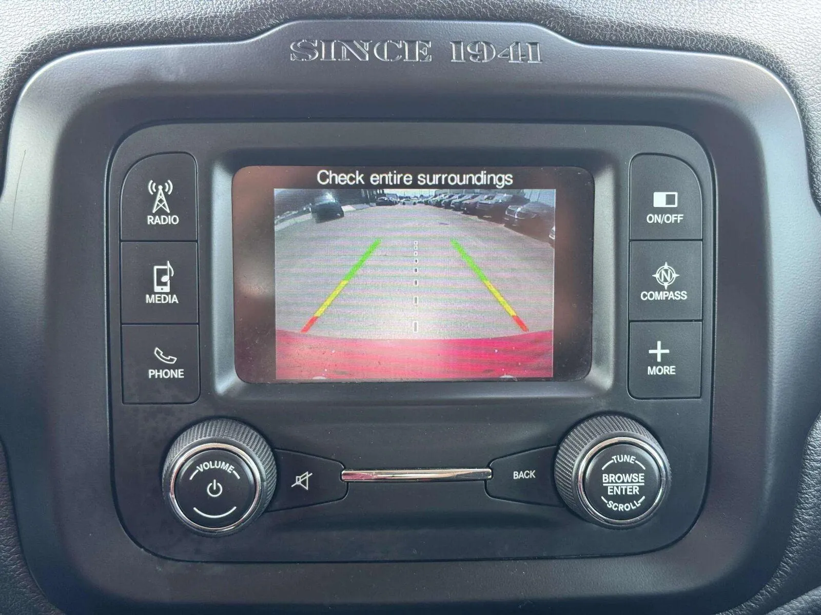 Jeep Renegade photo 30