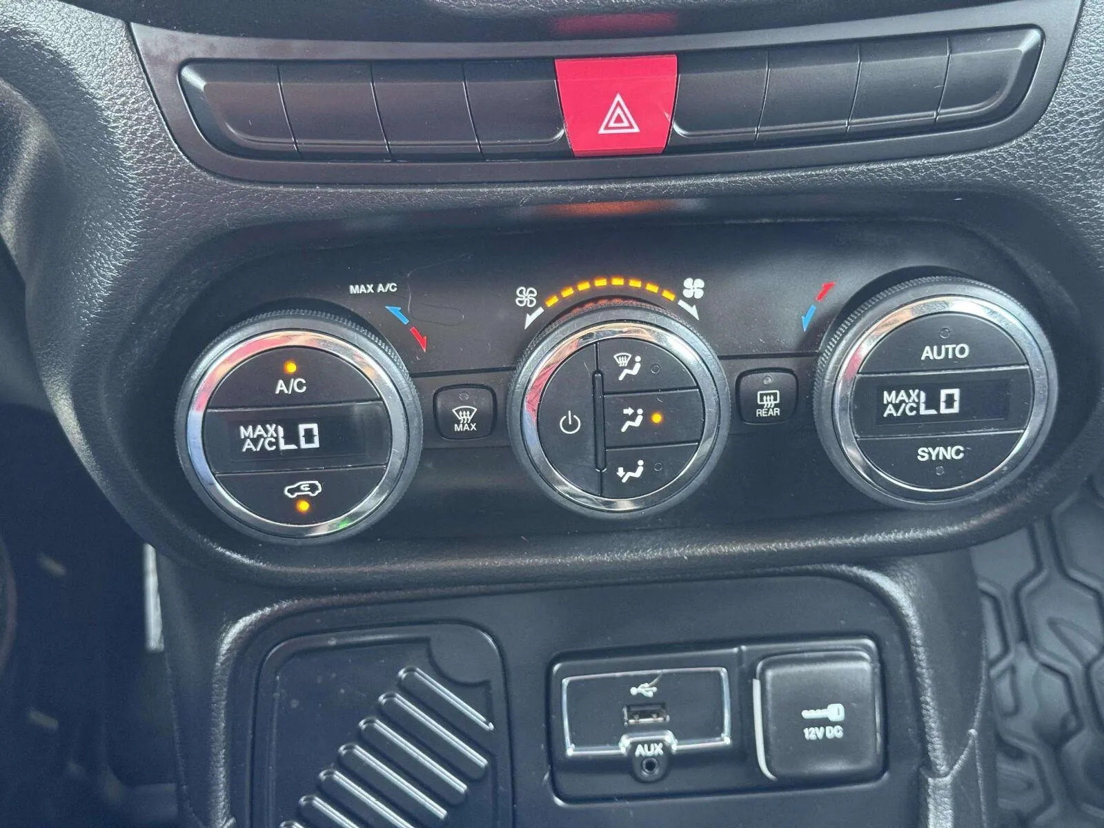 Jeep Renegade photo 31