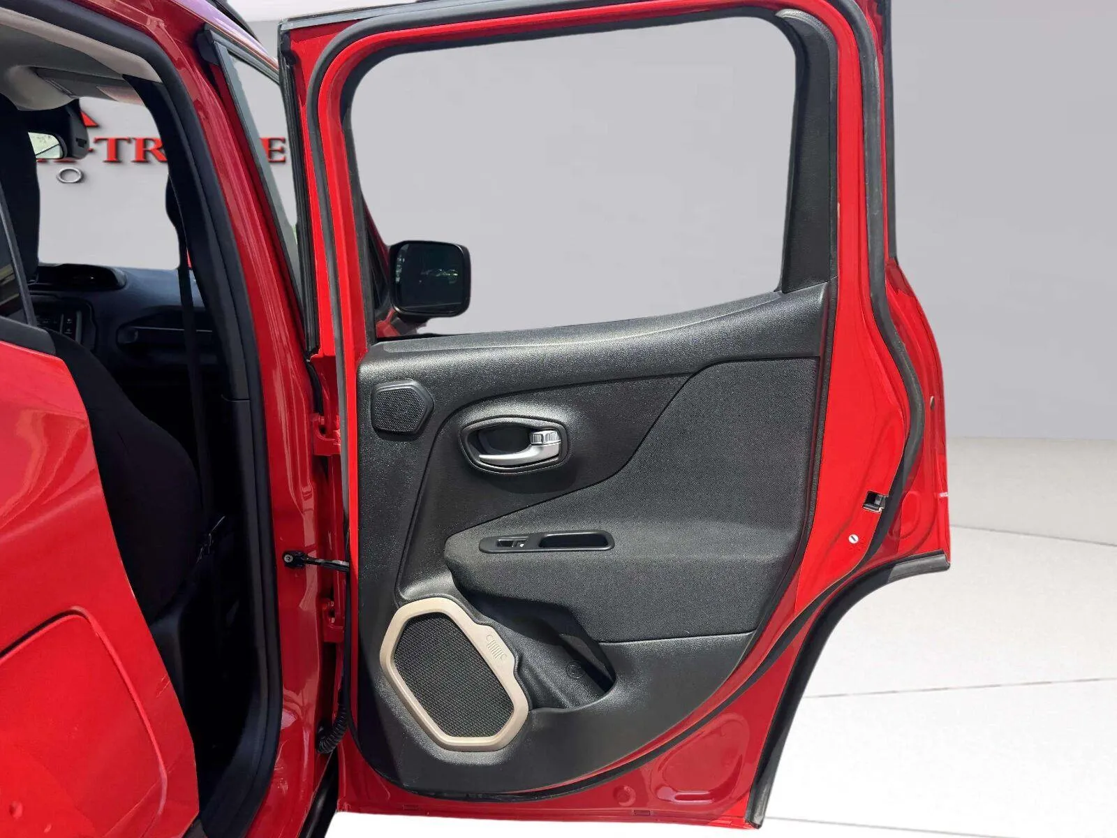 Jeep Renegade photo 39