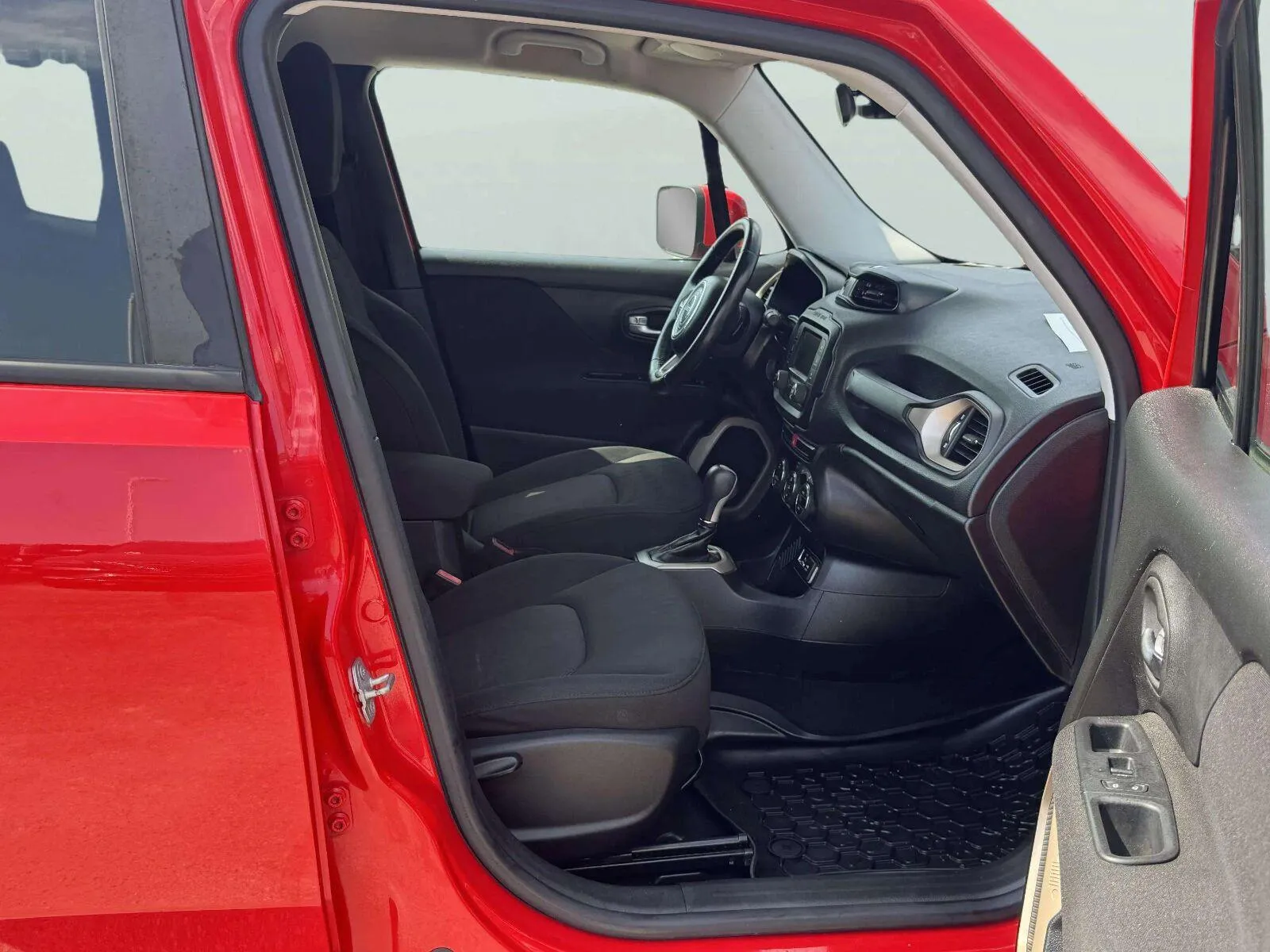 Jeep Renegade photo 48
