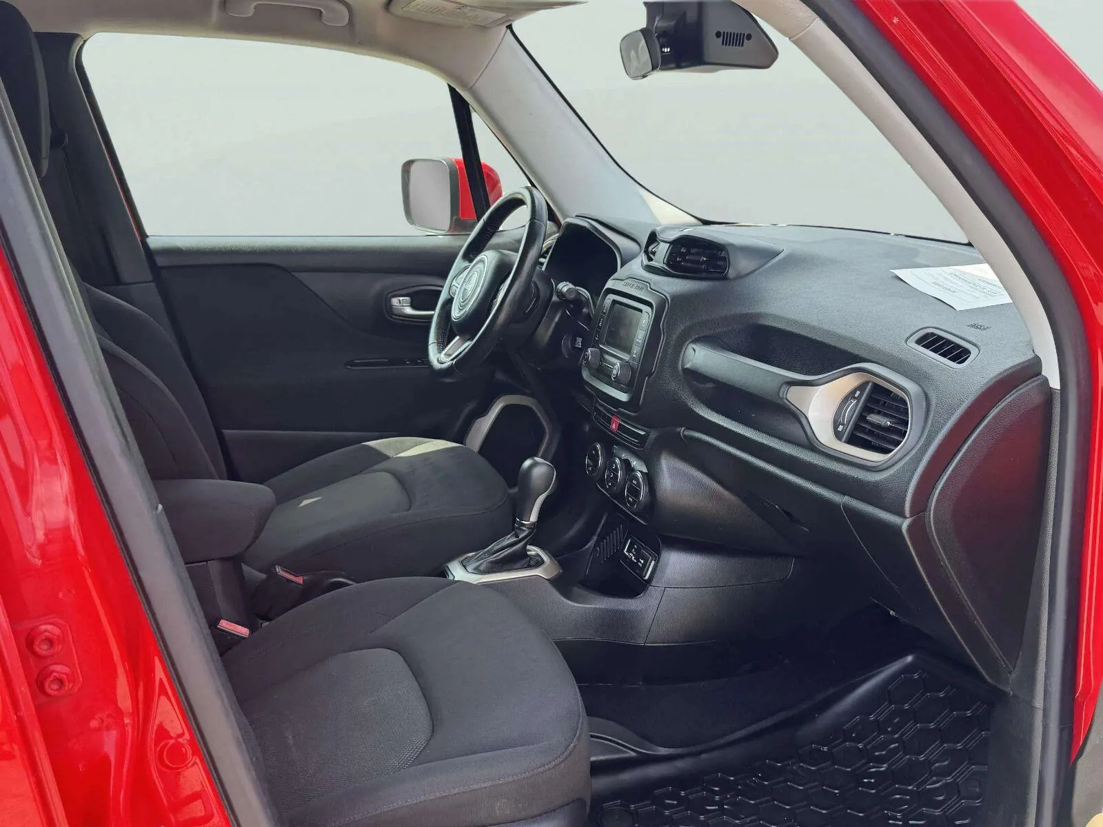 Jeep Renegade photo 52