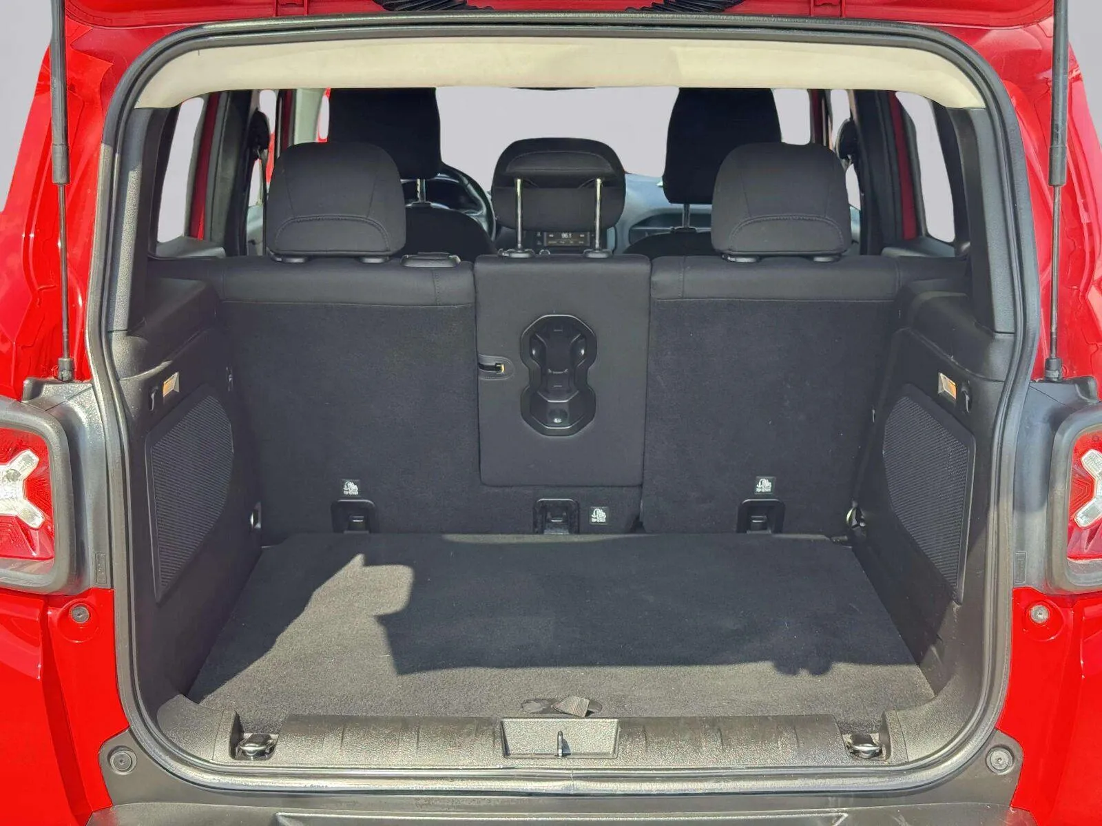 Jeep Renegade photo 55