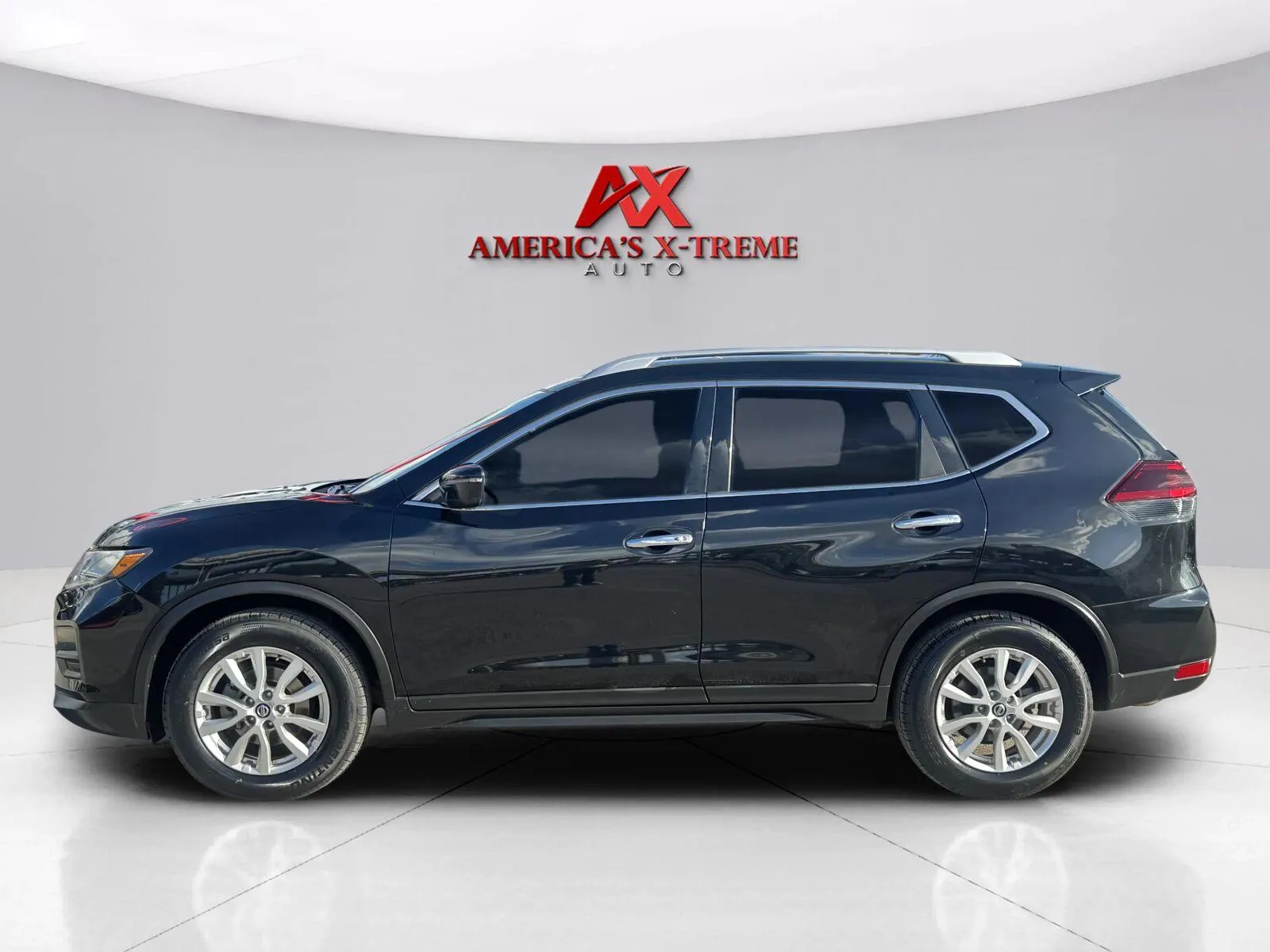 Nissan Rogue photo 2