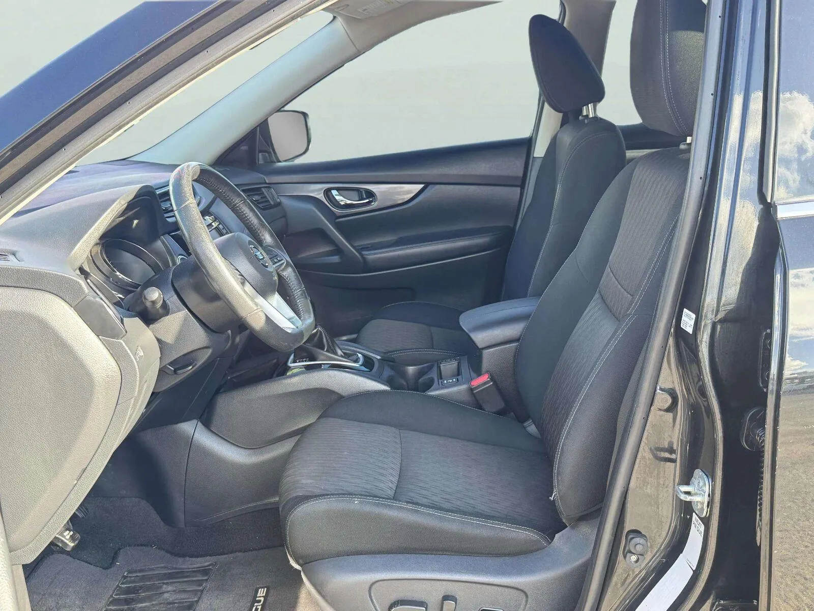 Nissan Rogue photo 15