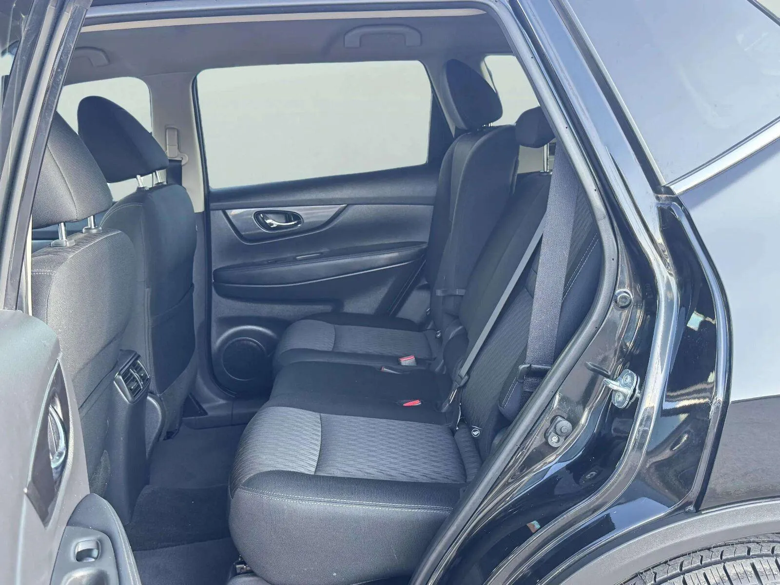 Nissan Rogue photo 29