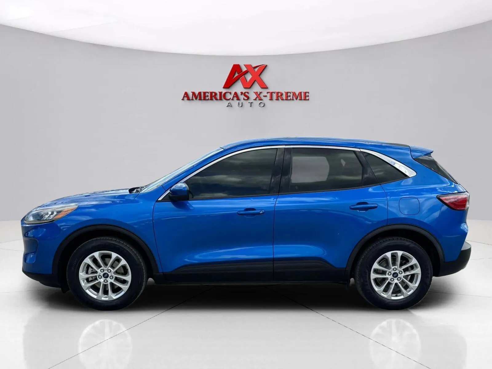 Ford Escape photo 2
