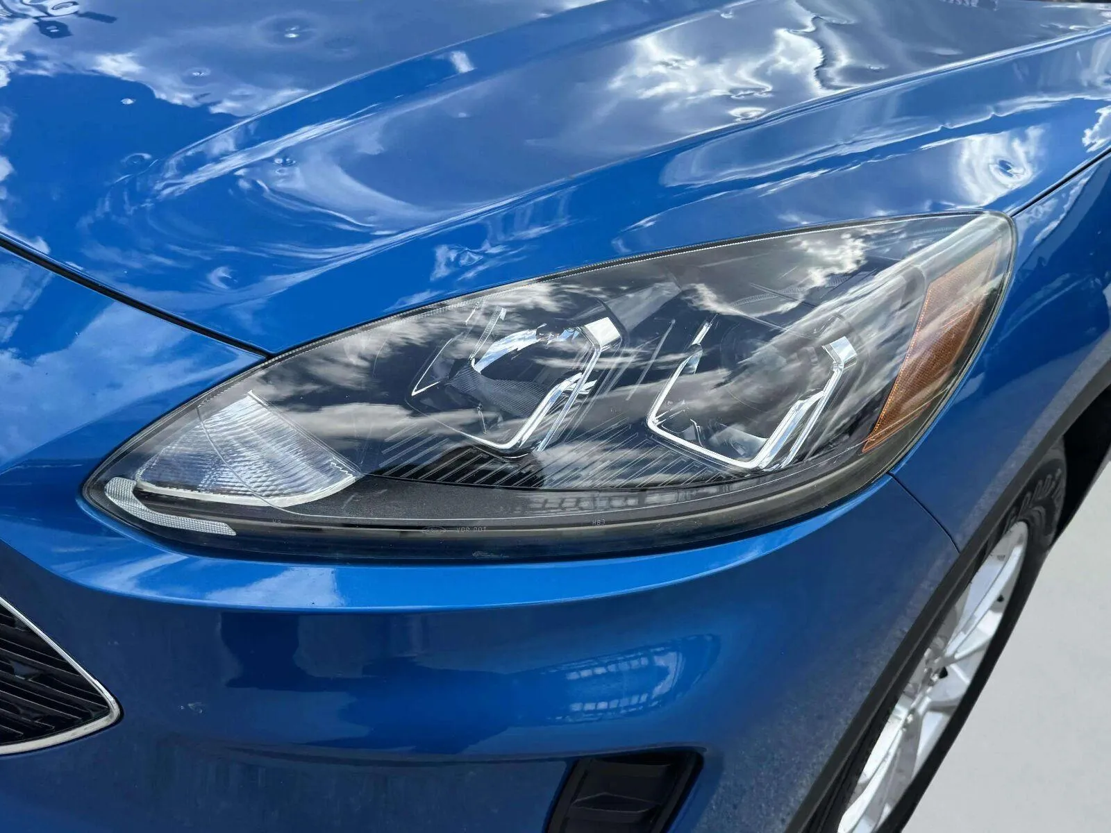 Ford Escape photo 12
